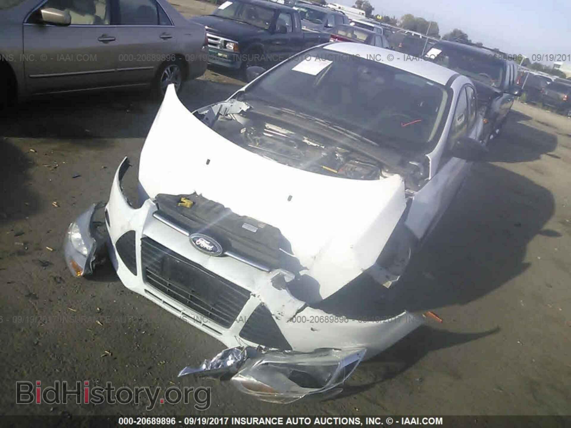 2013 Ford Focus - VIN: 1FADP3E23DL159307 - Фото 2