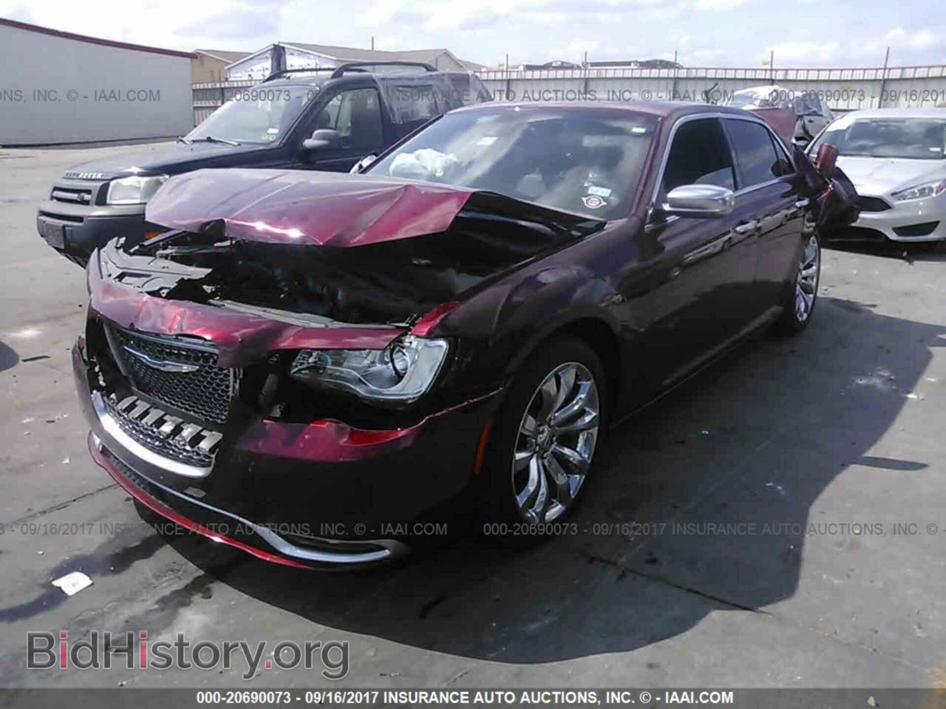 2015 Chrysler 300c - VIN: 2C3CCAPT7FH849321 - Фото 2