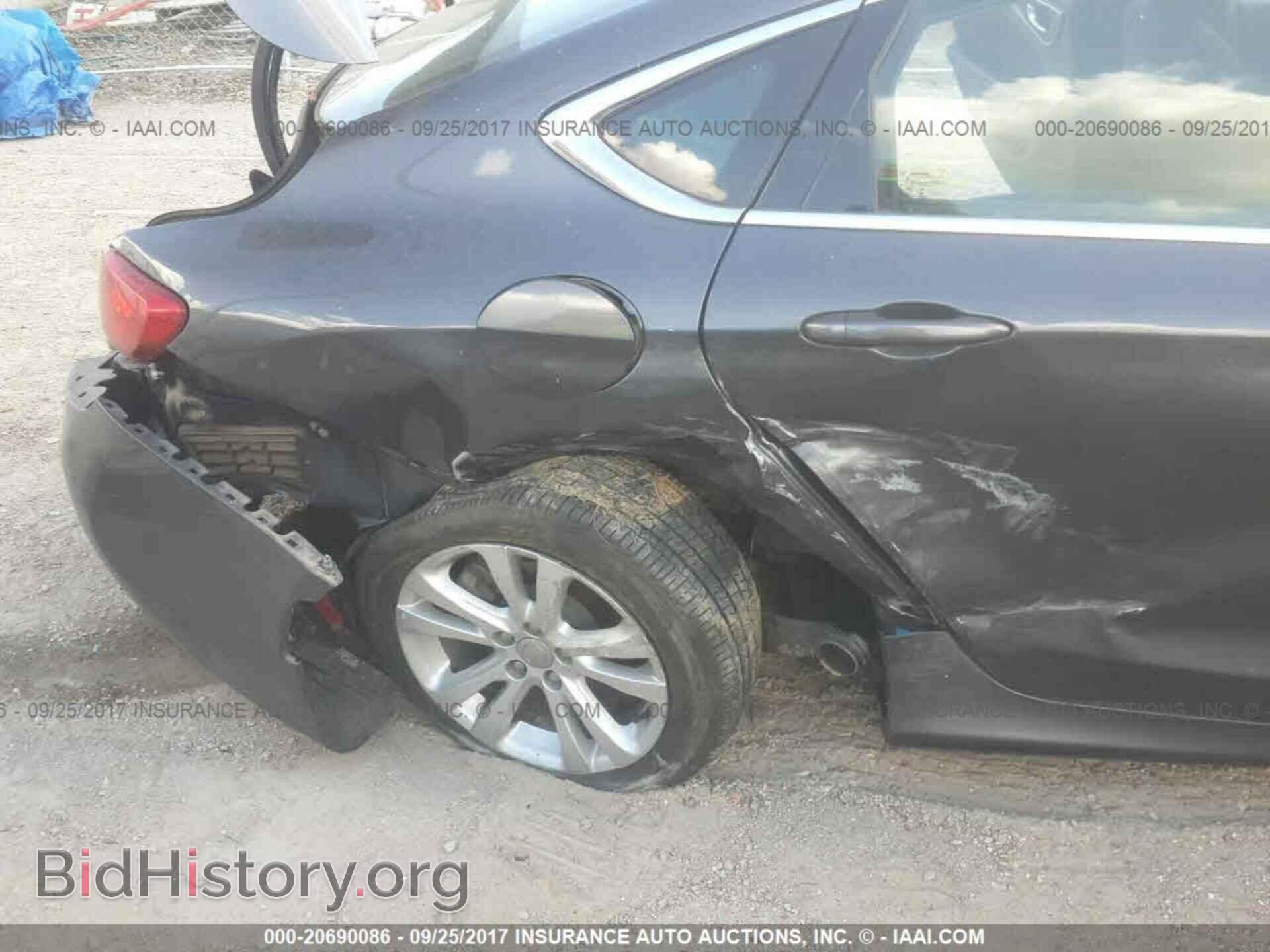 2015 Chrysler 200 - VIN: 1C3CCCABXFN658432 - Photo 6