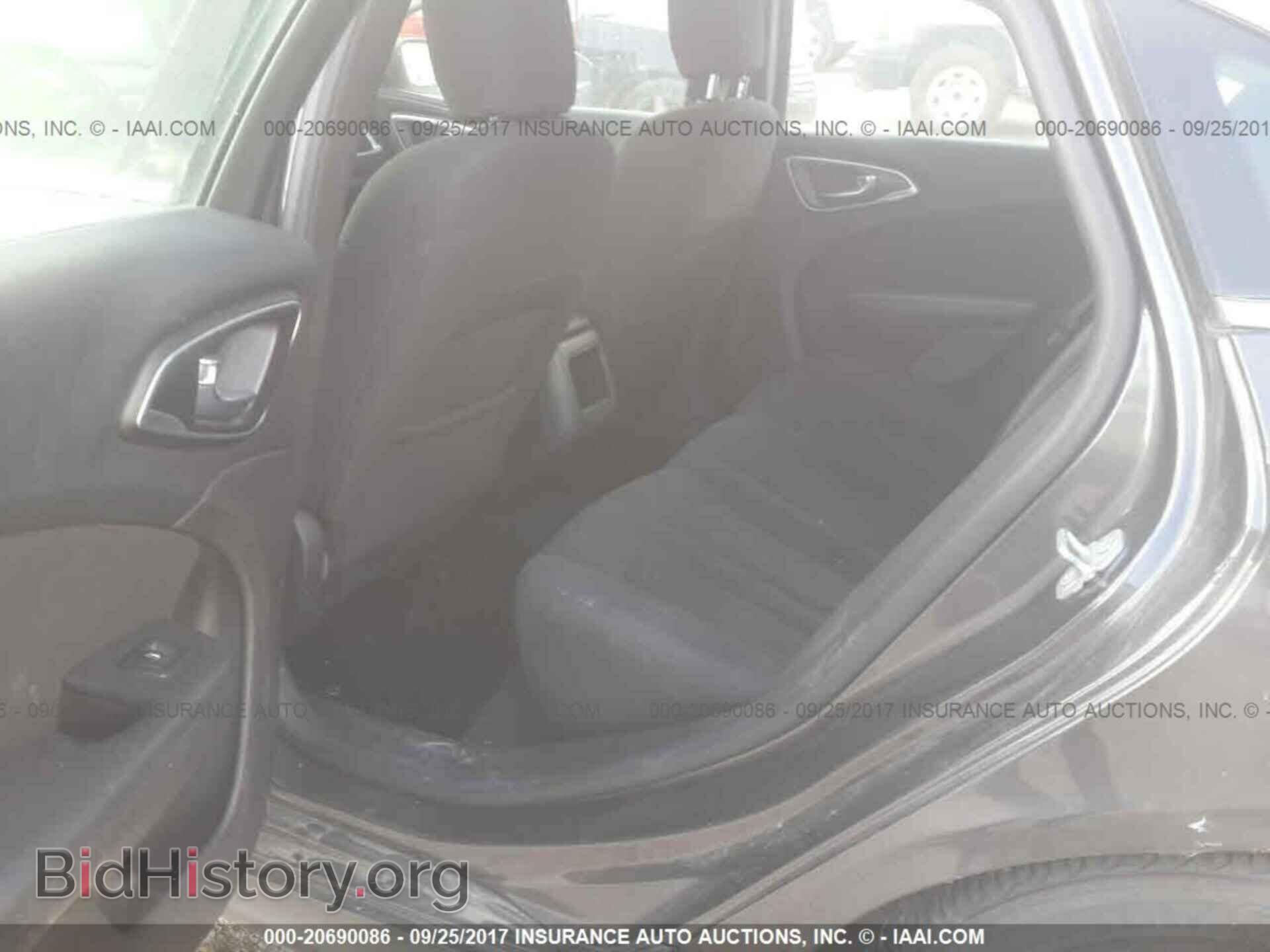 2015 Chrysler 200 - VIN: 1C3CCCABXFN658432 - Photo 8