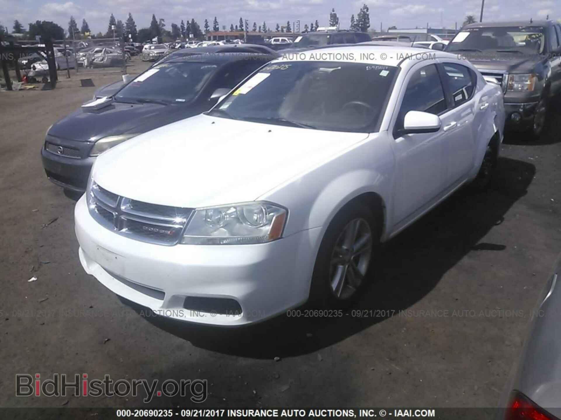 2012 Dodge Avenger - VIN: 1C3CDZCB0CN221032 - Фото 2