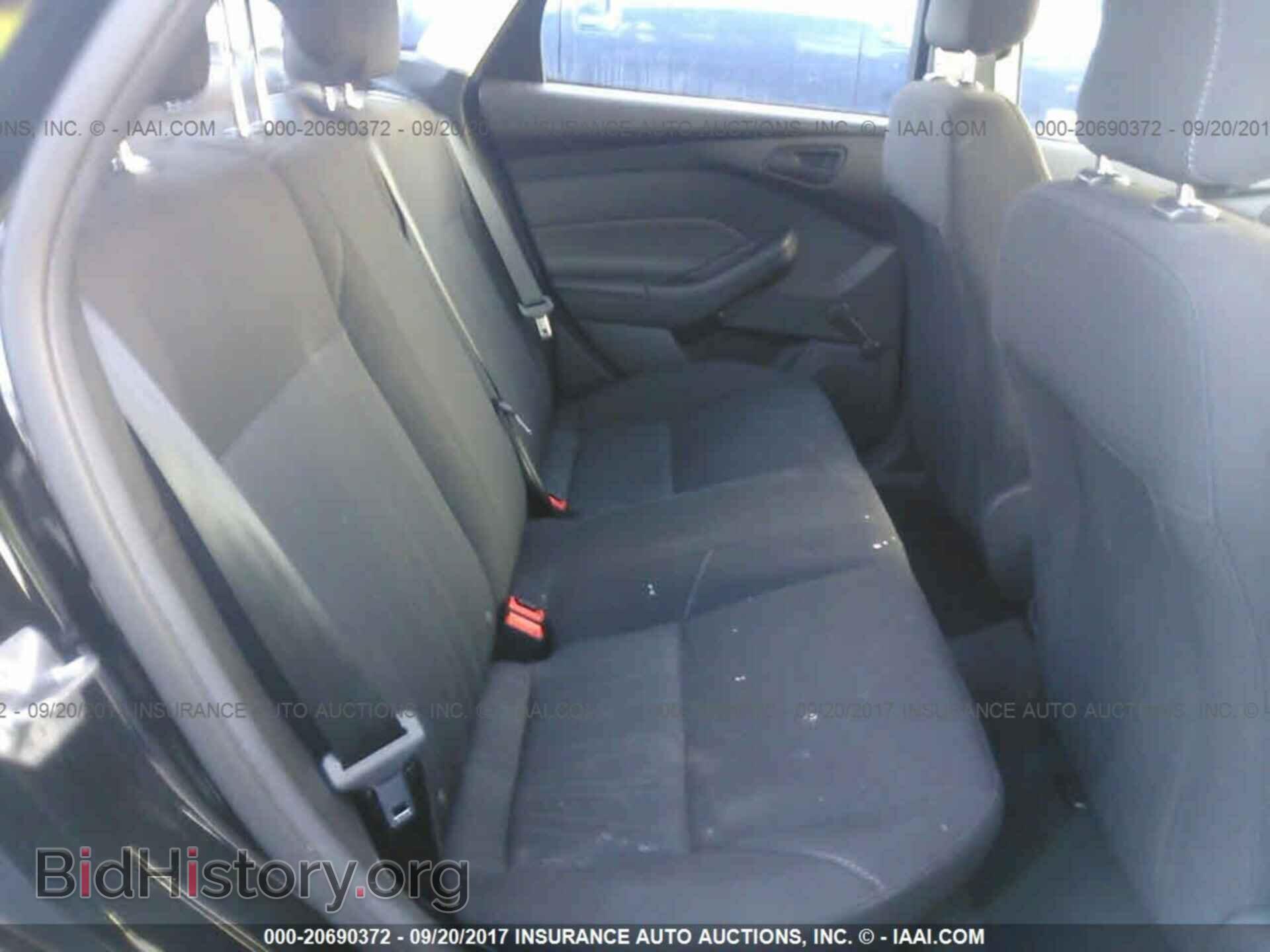 2016 Ford Focus - VIN: 1FADP3E28GL379210 - Photo 8