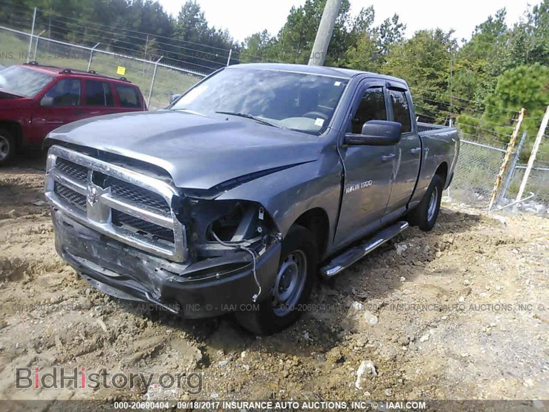 2011 Dodge Ram 1500 - VIN: 1D7RB1GKXBS514689 - Фото 2