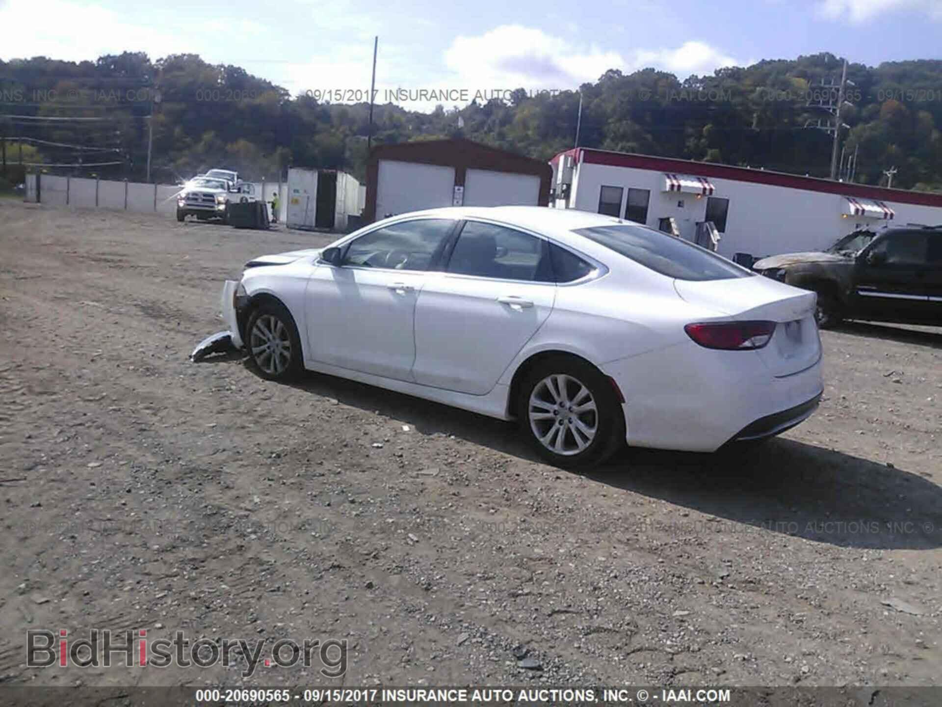 2015 Chrysler 200 - VIN: 1C3CCCABXFN707502 - Photo 3