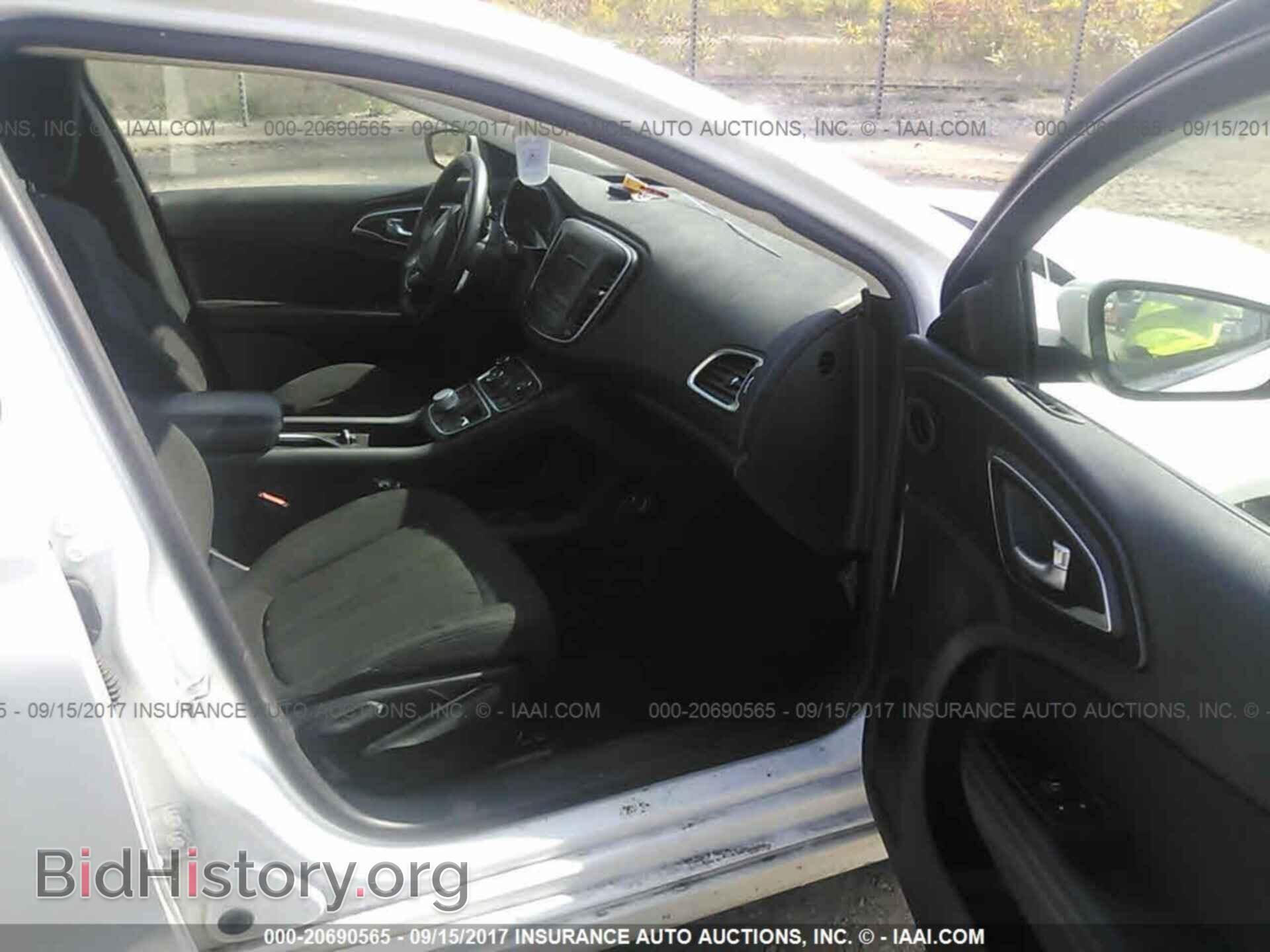 2015 Chrysler 200 - VIN: 1C3CCCABXFN707502 - Photo 5