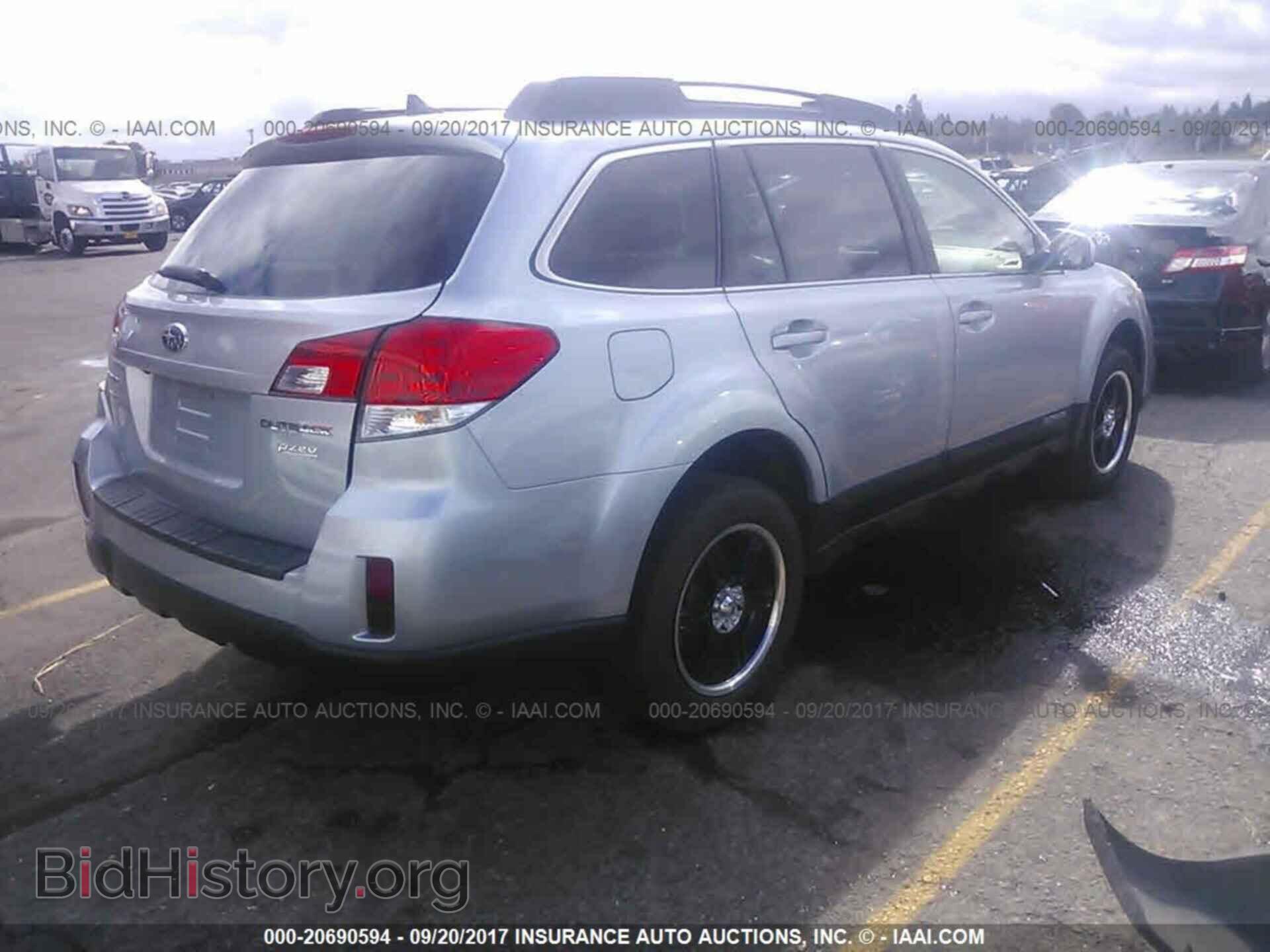 2013 Subaru Outback - VIN: 4S4BRBKC1D3258304 - Photo 4