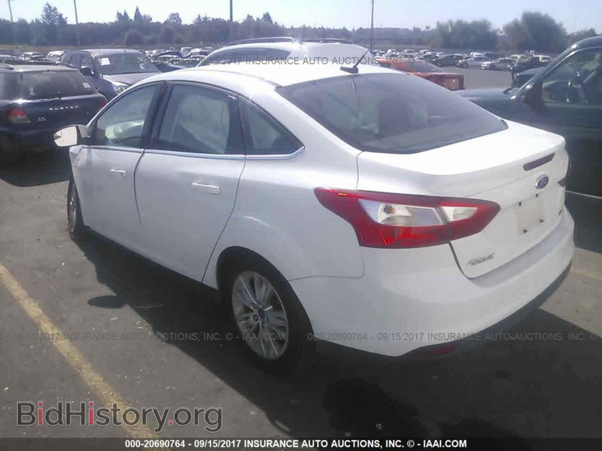 2012 Ford Focus - VIN: 1FAHP3H26CL176565 - Photo 3