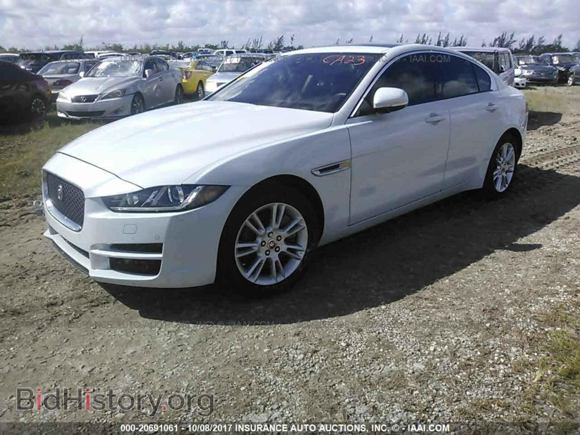 2017 Jaguar Xe - VIN: SAJAD4BG6HA972073 - Фото 2