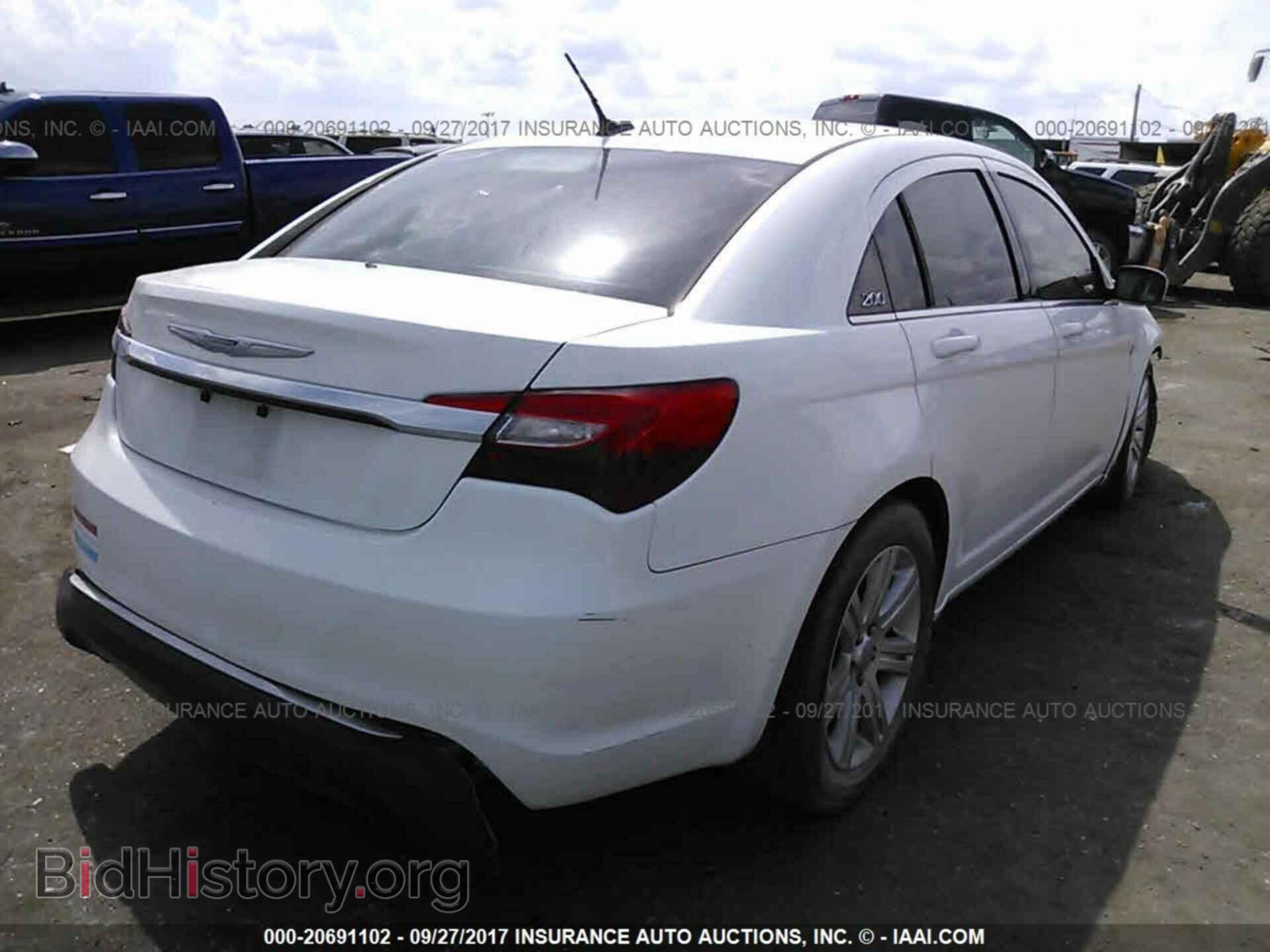 2012 Chrysler 200 - VIN: 1C3CCBBB0CN288371 - Photo 4