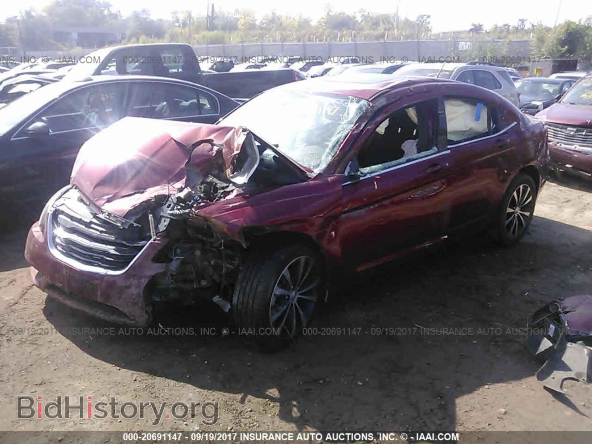 2013 Chrysler 200 - VIN: 1C3CCBBB5DN513823 - Photo 2