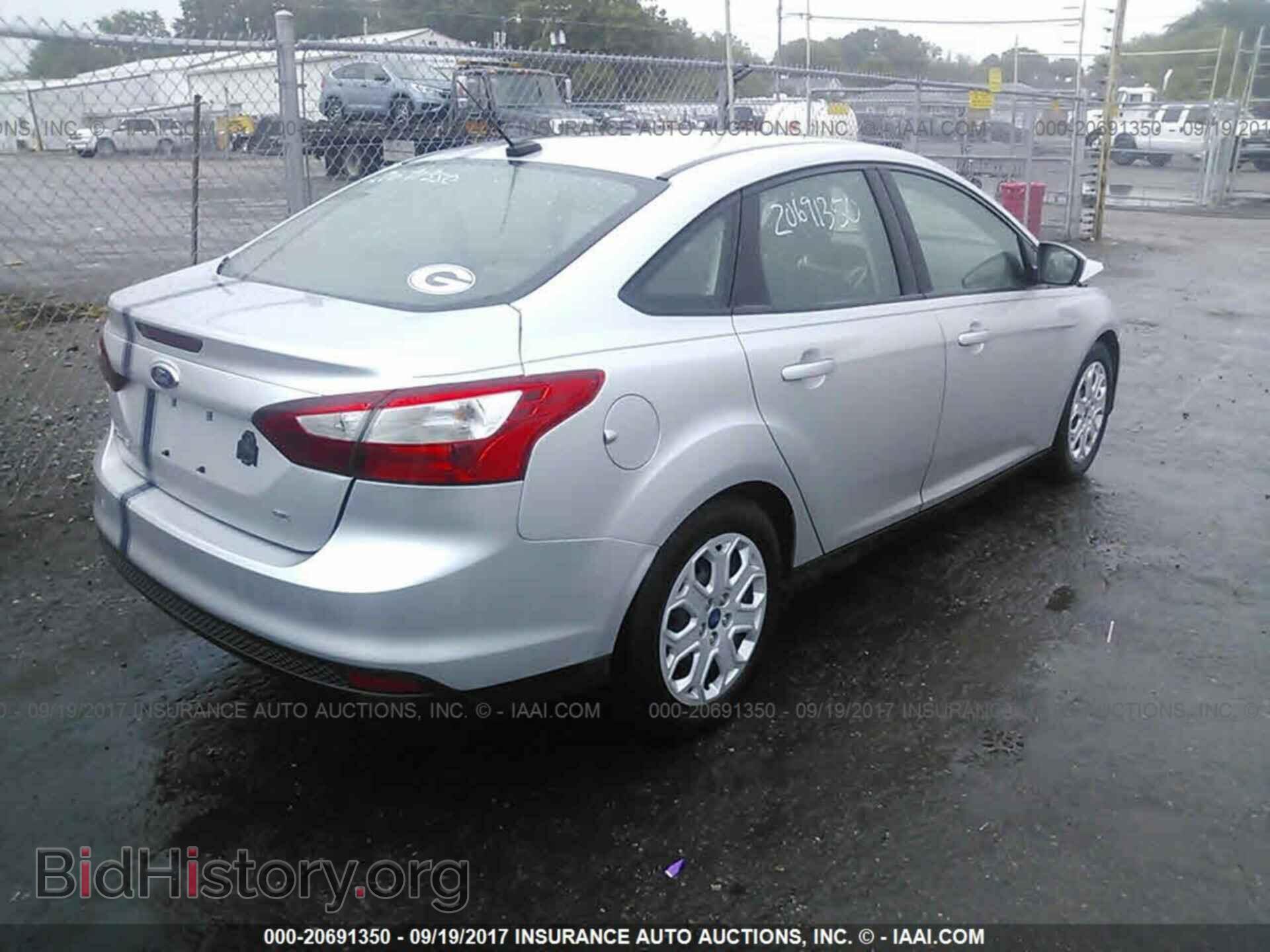 2012 Ford Focus - VIN: 1FAHP3F27CL208040 - Photo 4