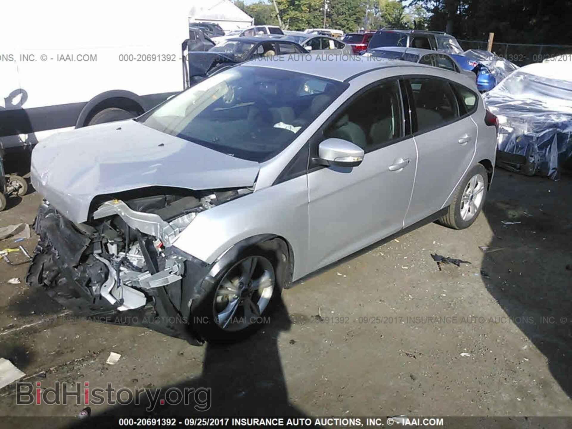 2014 Ford Focus - VIN: 1FADP3K27EL360469 - Фото 2