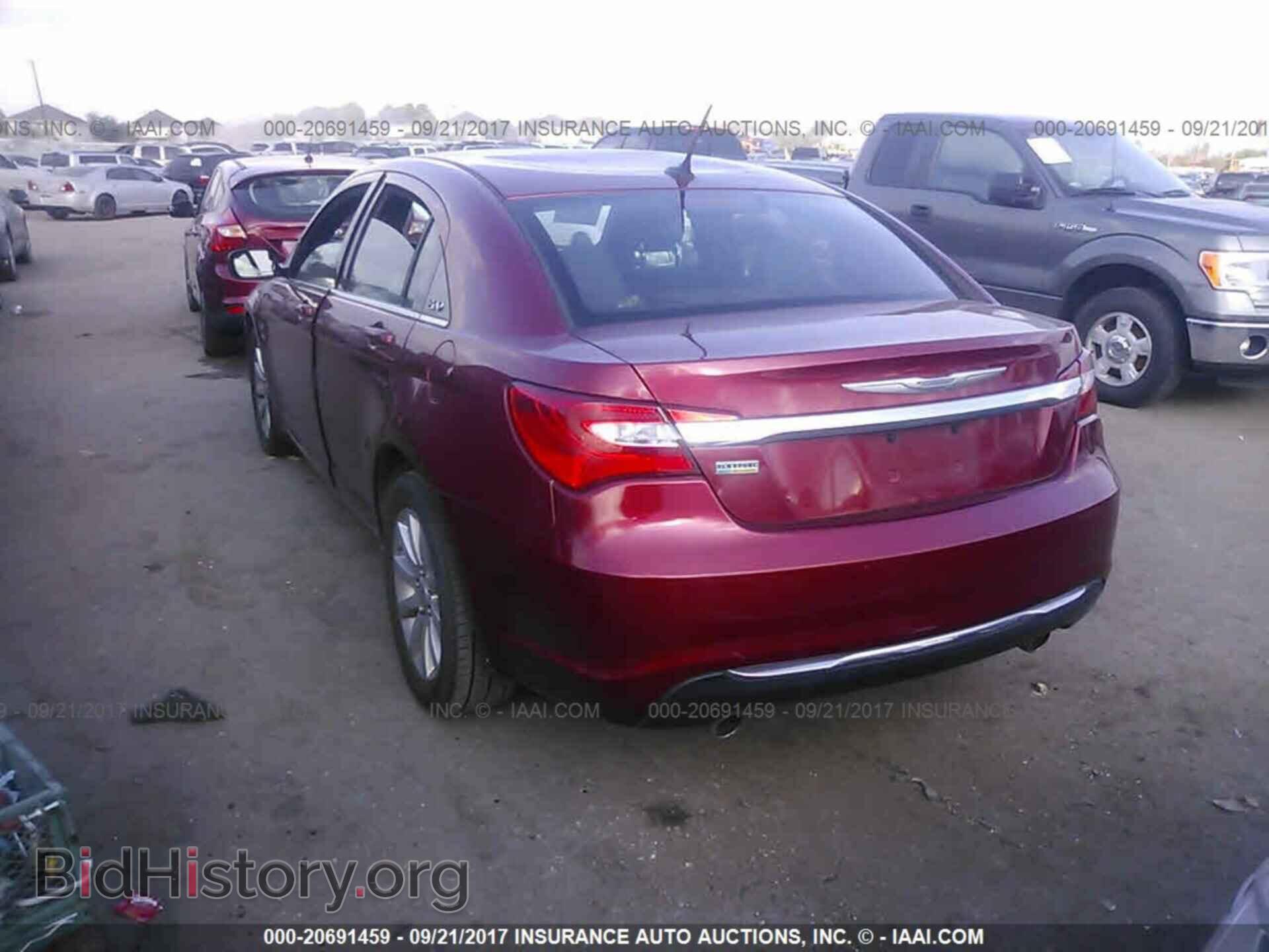 2013 Chrysler 200 - VIN: 1C3CCBBG1DN731575 - Photo 3