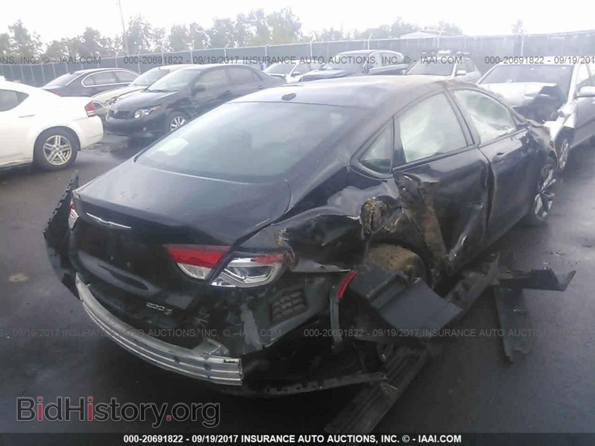 2015 Chrysler 200 - VIN: 1C3CCCBBXFN535258 - Photo 4