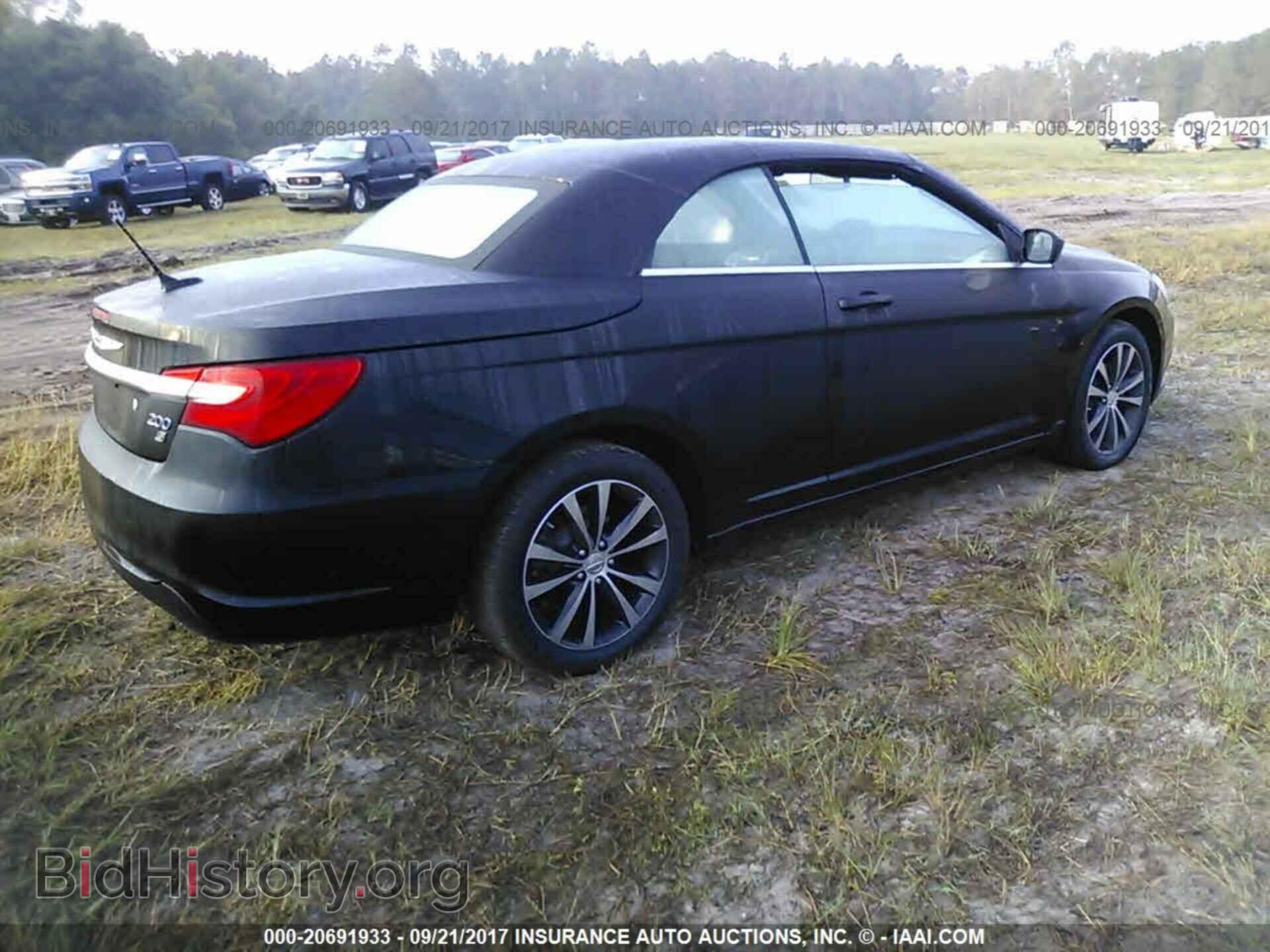 2014 Chrysler 200 - VIN: 1C3BCBGG5EN135195 - Фото 4