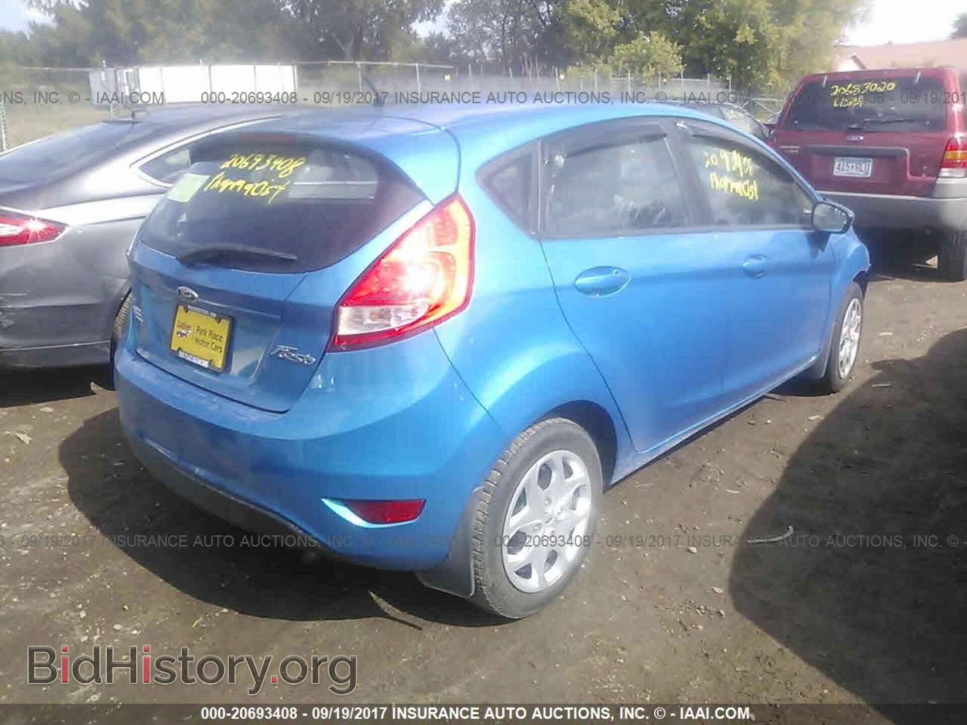 2012 Ford Fiesta - VIN: 3FADP4EJ4CM153848 - Photo 4