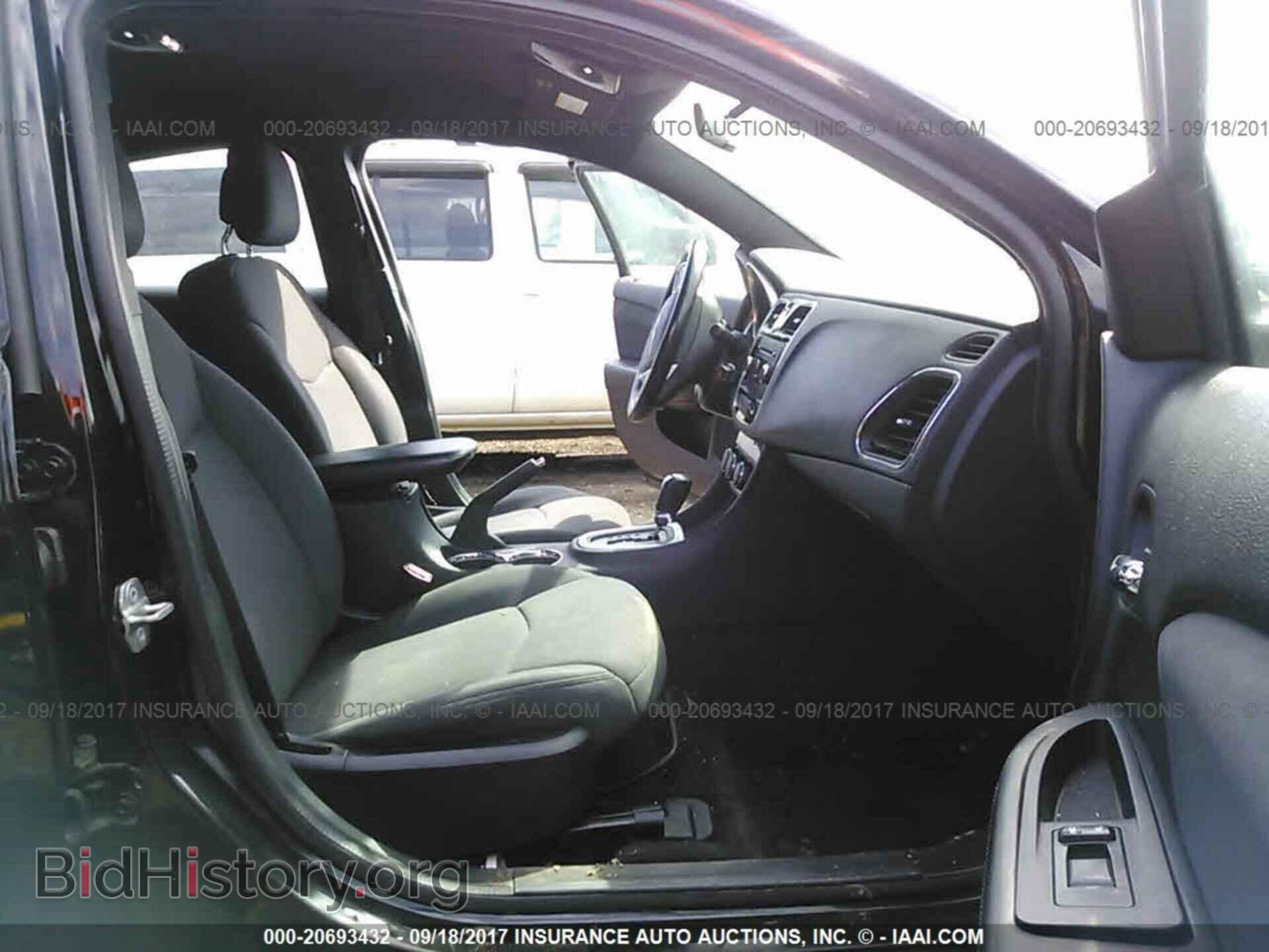 2012 Chrysler 200 - VIN: 1C3CCBBB0CN240126 - Фото 5