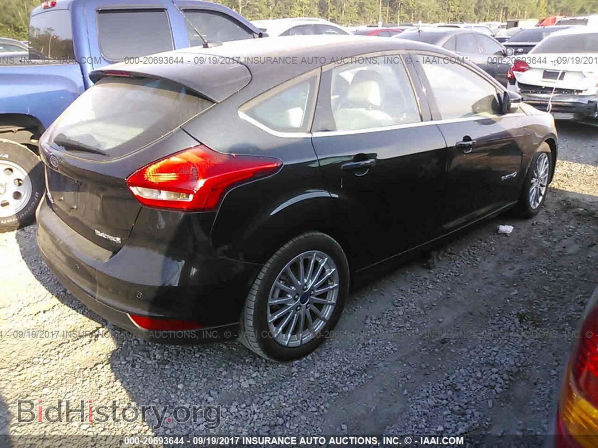 2015 Ford Focus - VIN: 1FADP3R40FL204850 - Photo 4