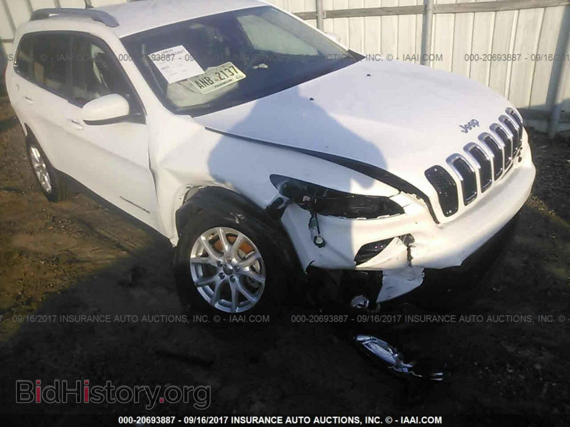 2017 Jeep Cherokee - VIN: 1C4PJLCB4HW660559 - Photo 6