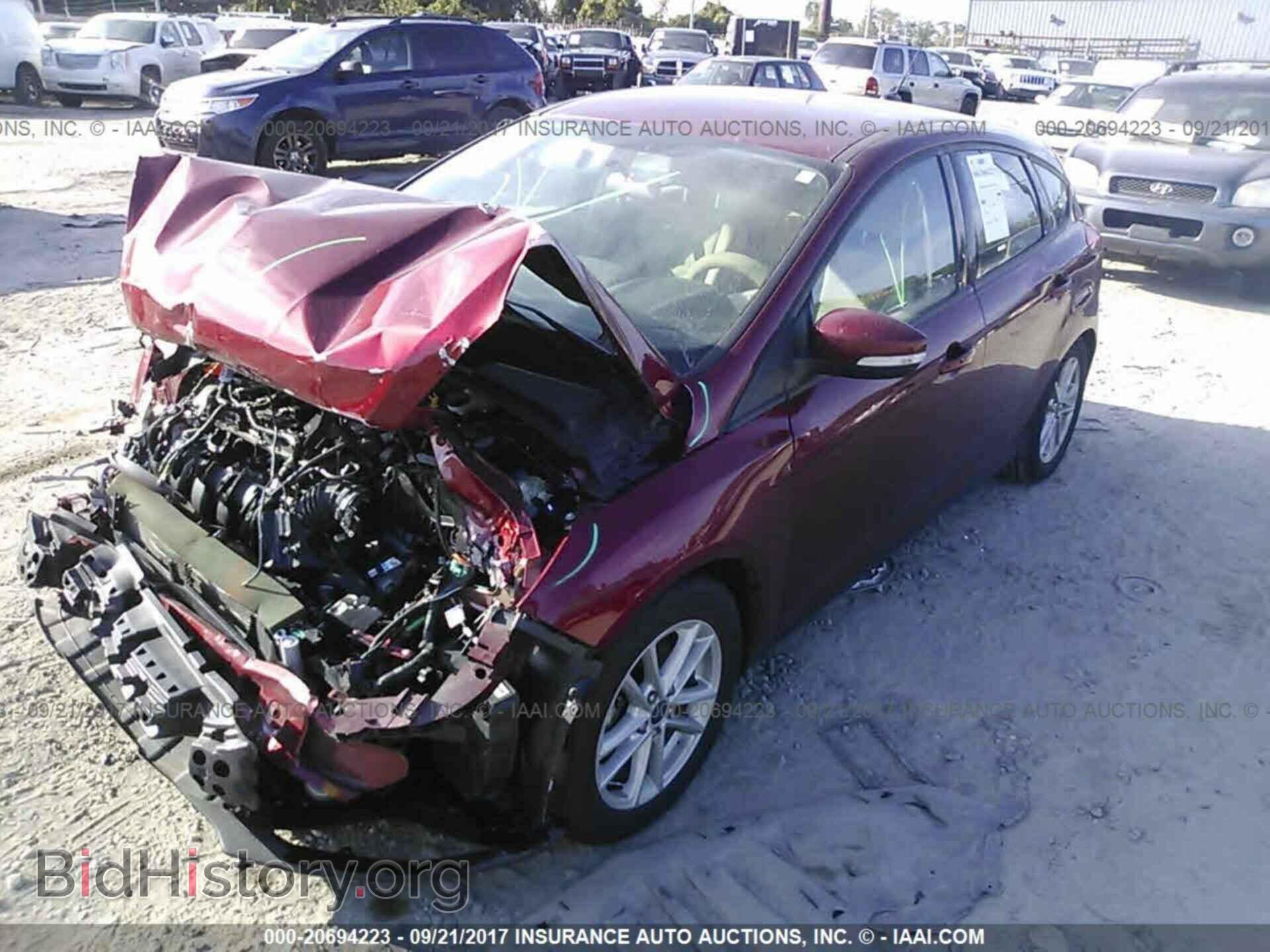 2016 Ford Focus - VIN: 1FADP3K27GL371622 - Photo 2