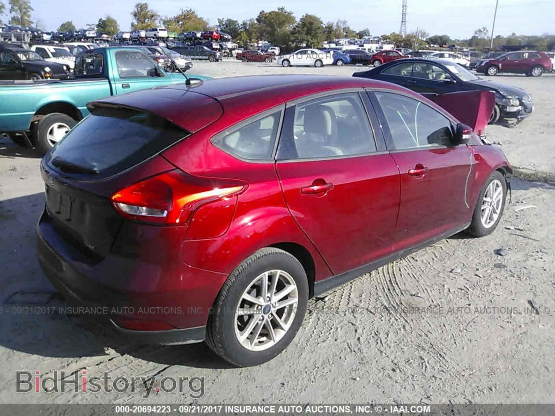 2016 Ford Focus - VIN: 1FADP3K27GL371622 - Photo 4