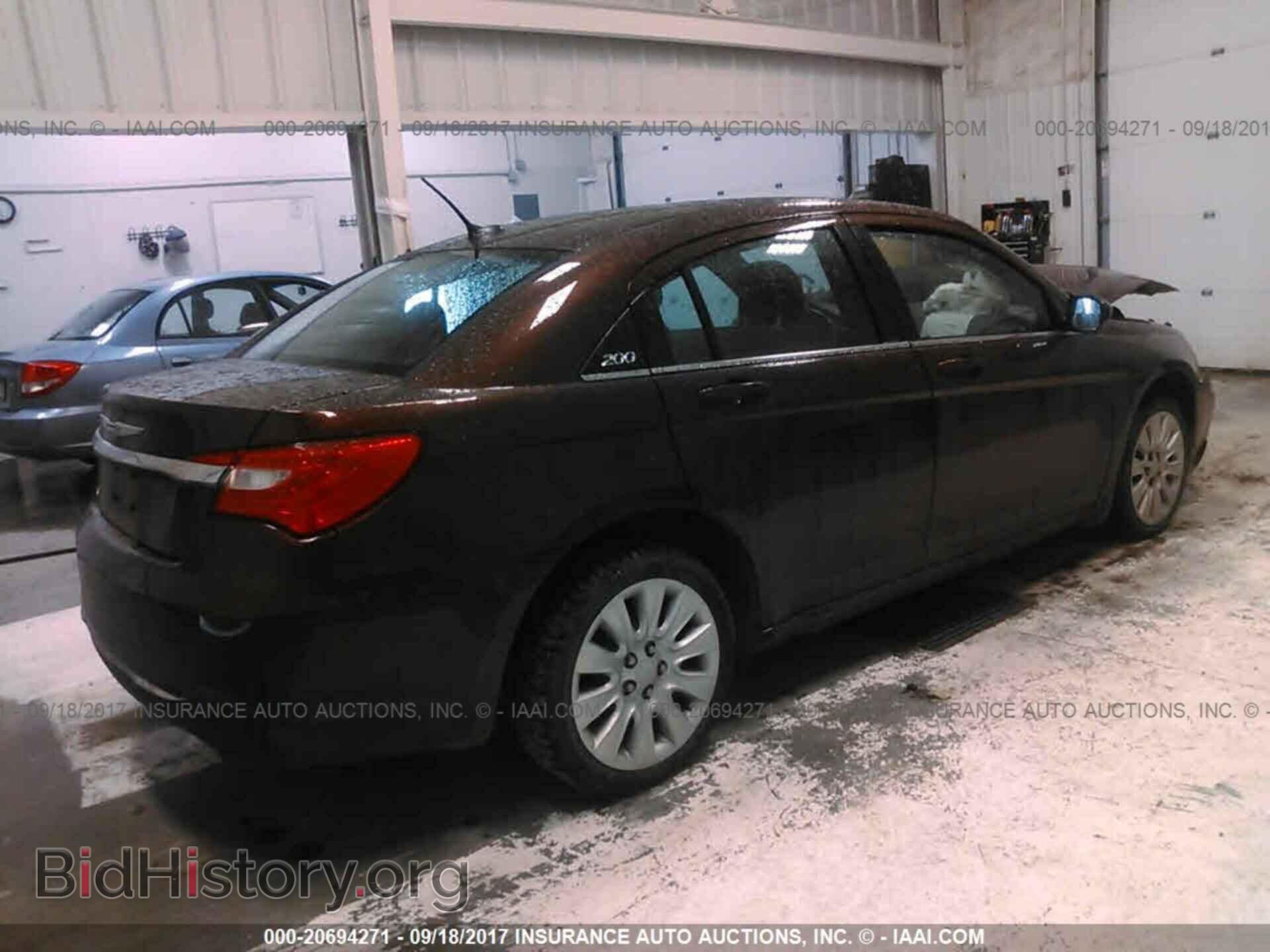 2013 Chrysler 200 - VIN: 1C3CCBAB6DN620915 - Photo 4
