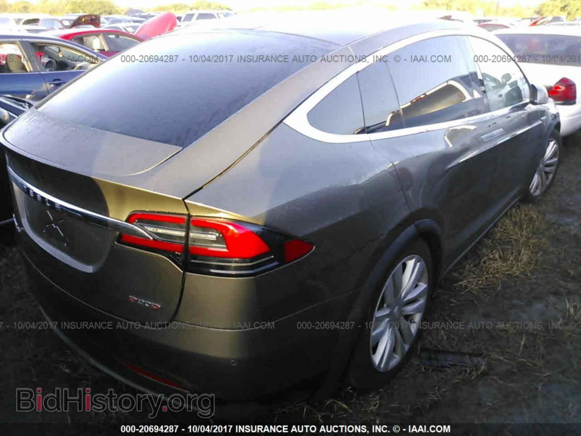 2016 Tesla Model x - VIN: 5YJXCBE4XGF000841 - Photo 4