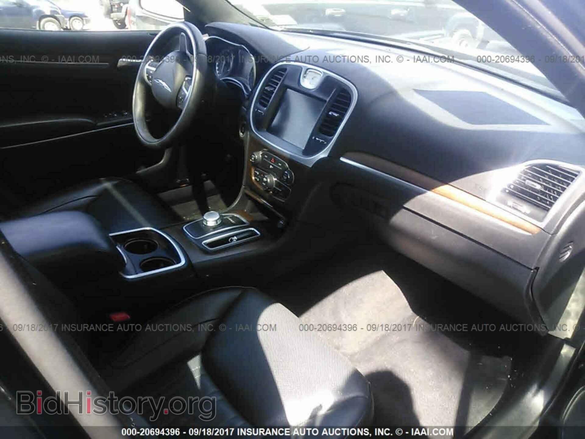 2016 Chrysler 300c - VIN: 2C3CCASG8GH161744 - Фото 5