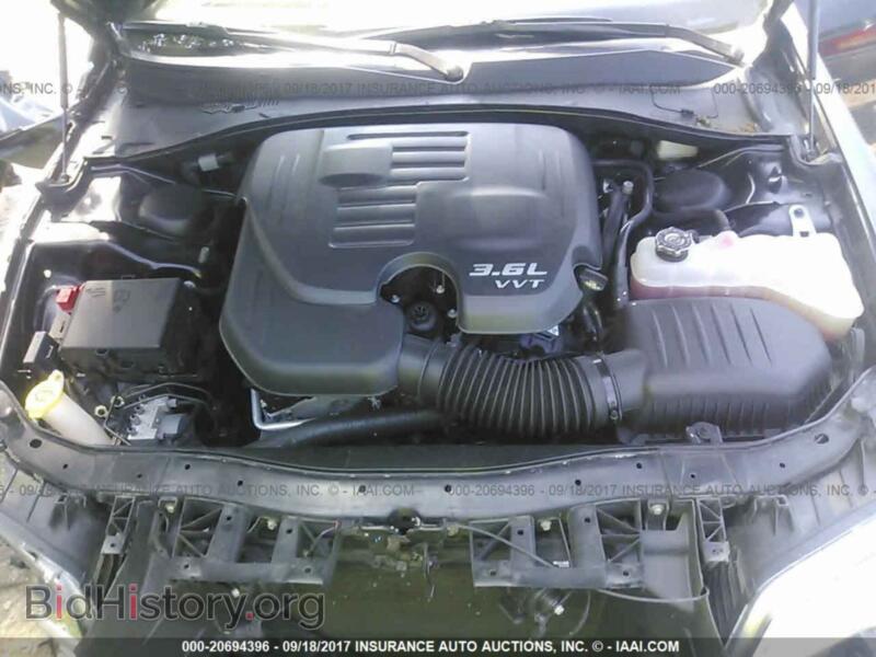 2016 Chrysler 300C (VIN 2C3CCASG8GH161744) — photo 10 of 10