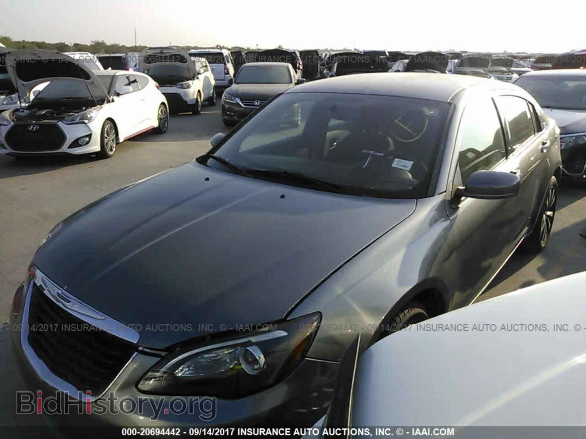 2012 Chrysler 200 - VIN: 1C3CCBBG1CN297625 - Photo 2
