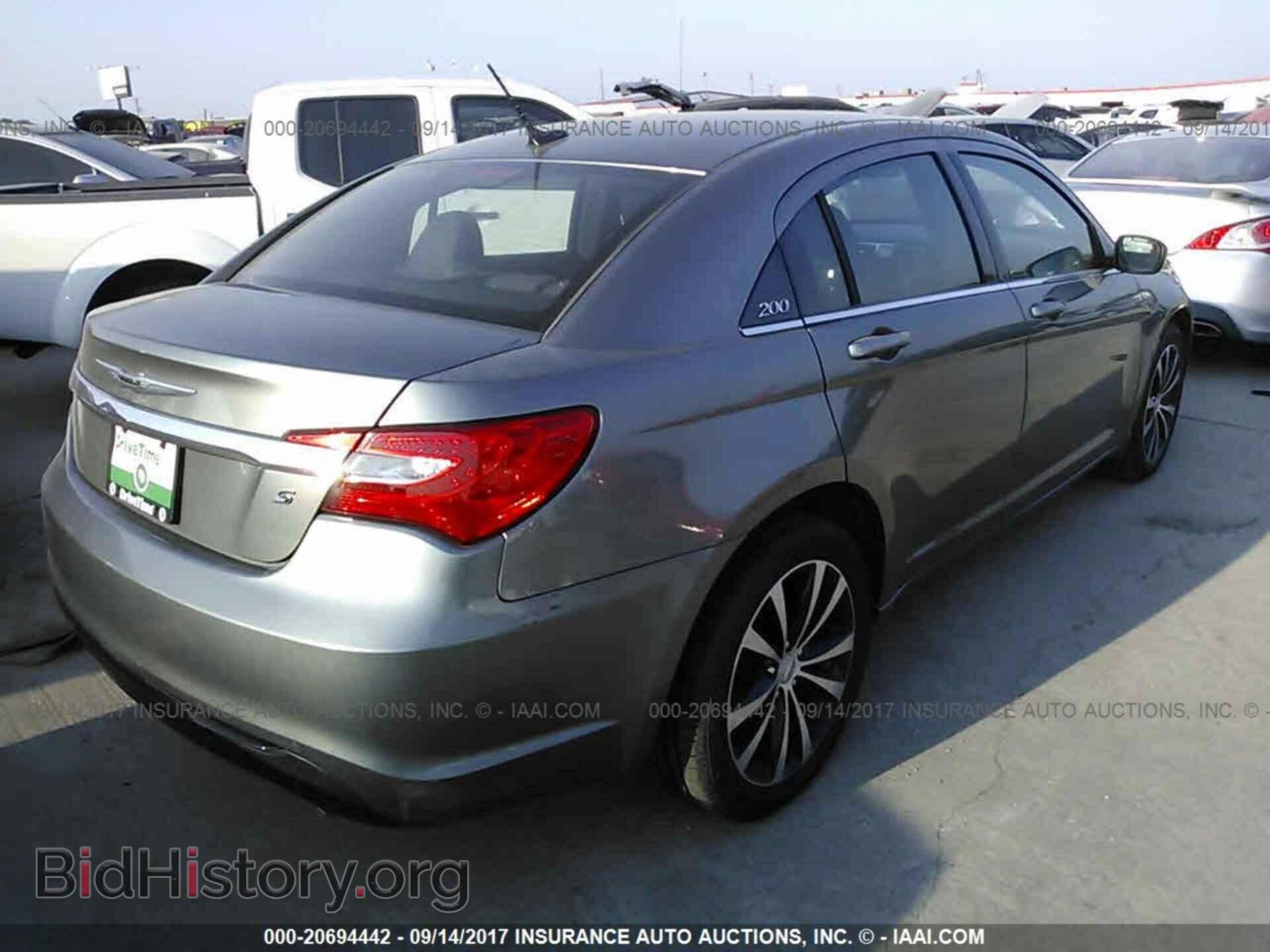 2012 Chrysler 200 - VIN: 1C3CCBBG1CN297625 - Photo 4