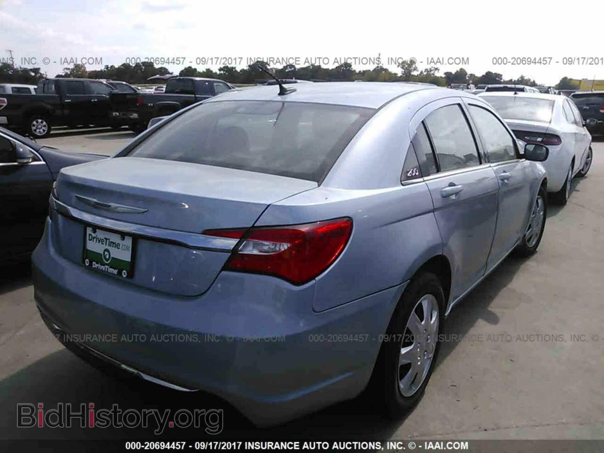 2014 Chrysler 200 - VIN: 1C3CCBAB0EN124123 - Photo 4