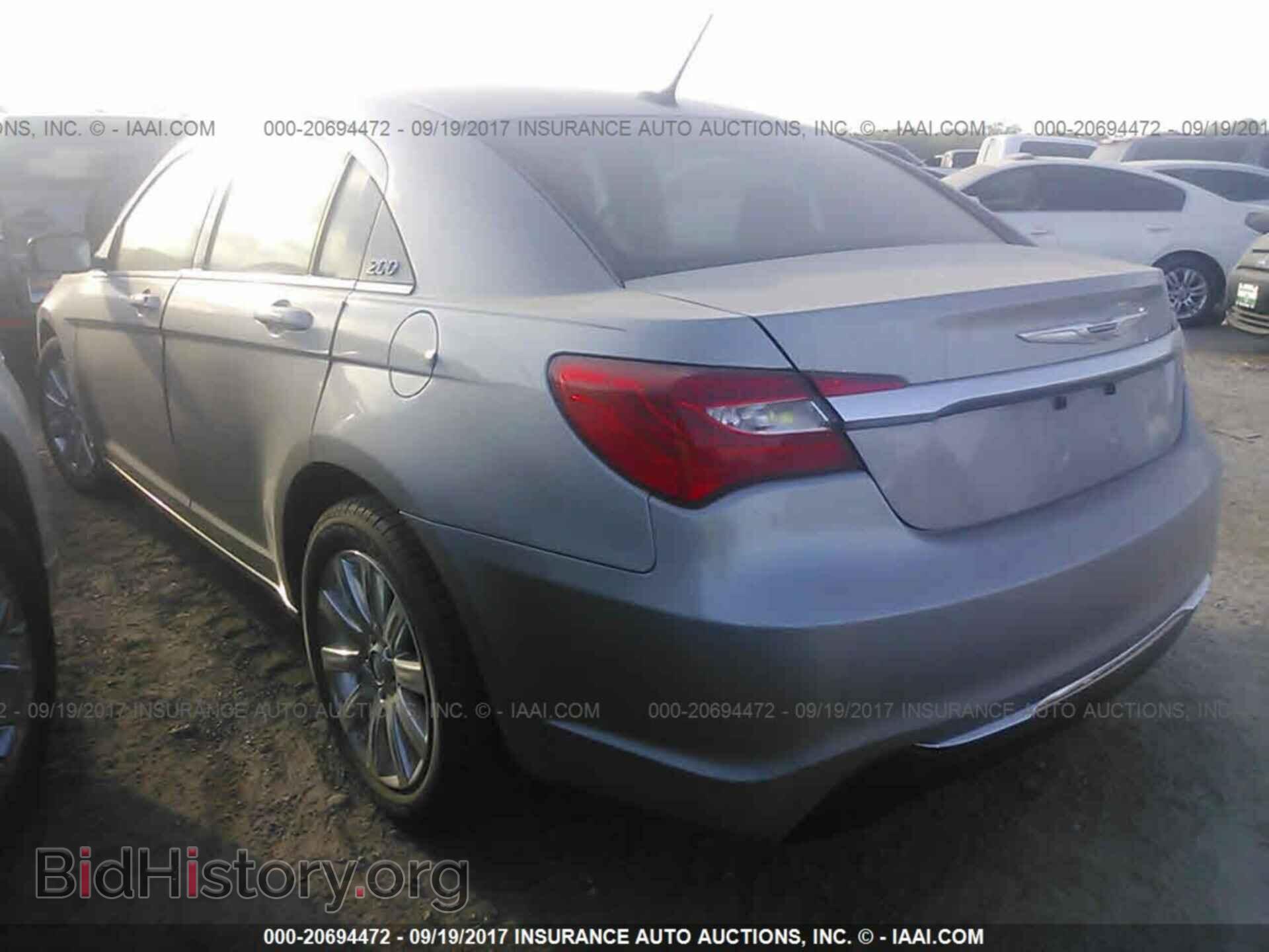 2014 Chrysler 200 - VIN: 1C3CCBBB0EN128820 - Фото 3