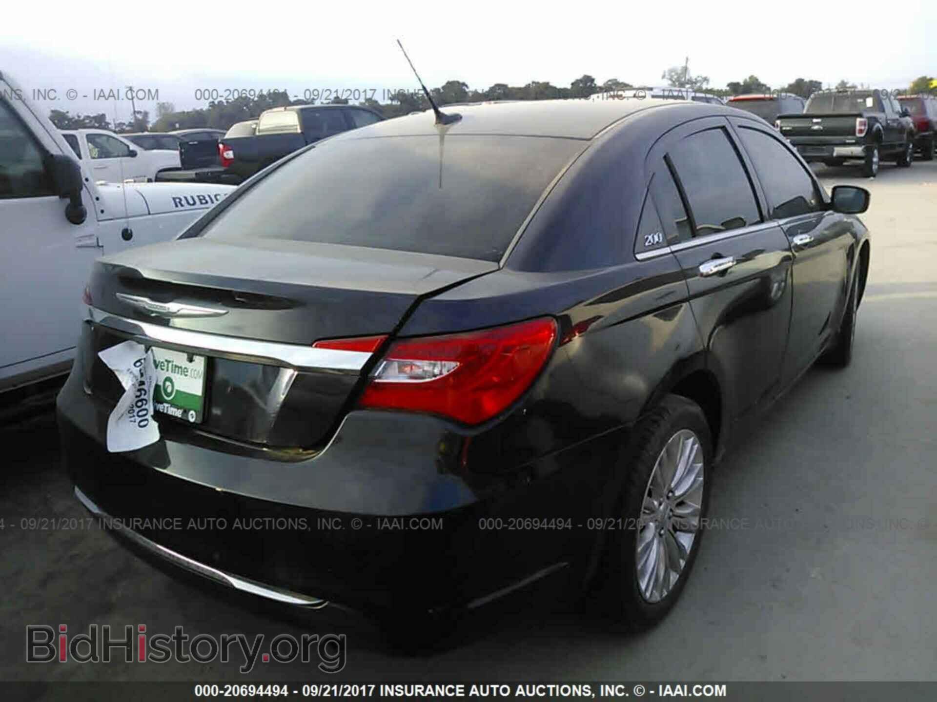 2011 Chrysler 200 - VIN: 1C3BC2FB3BN533037 - Фото 4