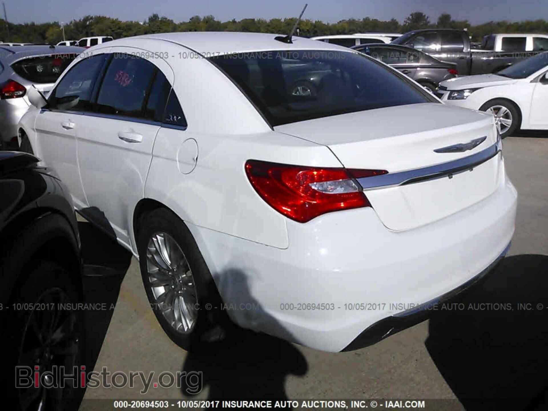 2012 Chrysler 200 - VIN: 1C3CCBABXCN256979 - Фото 3