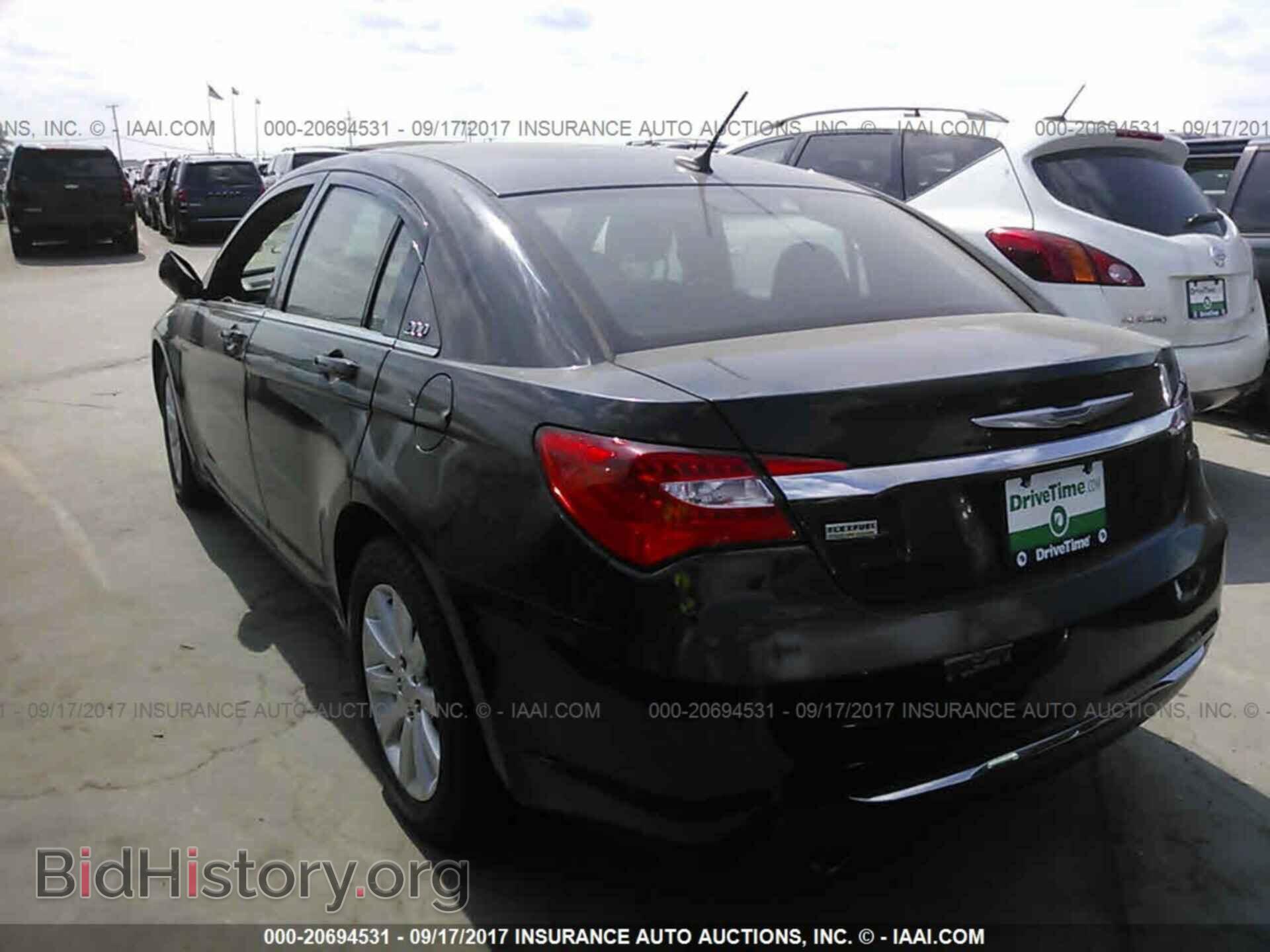 2014 Chrysler 200 - VIN: 1C3CCBBG1EN115229 - Фото 3