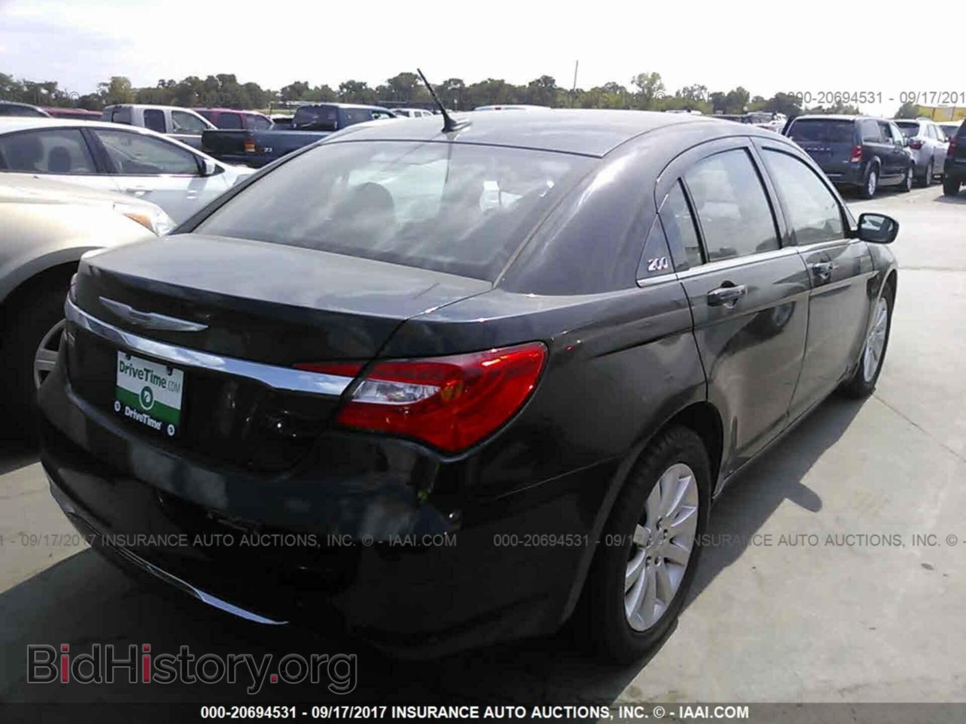 2014 Chrysler 200 - VIN: 1C3CCBBG1EN115229 - Фото 4