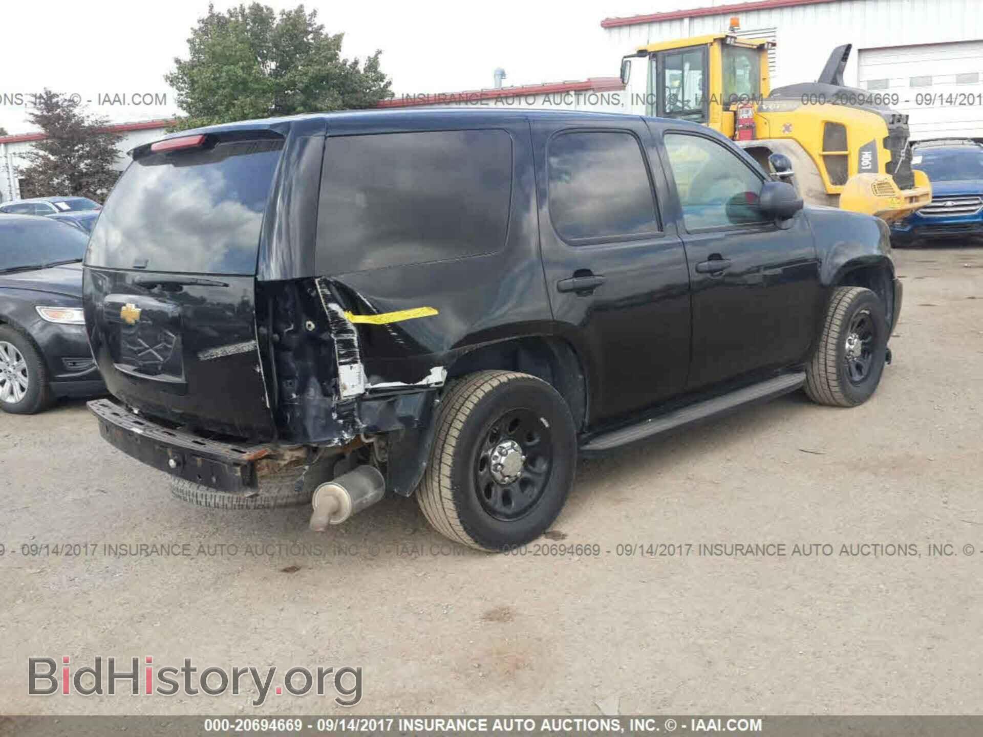 2012 Chevrolet Tahoe - VIN: 1GNLC2E06CR270107 - Фото 4