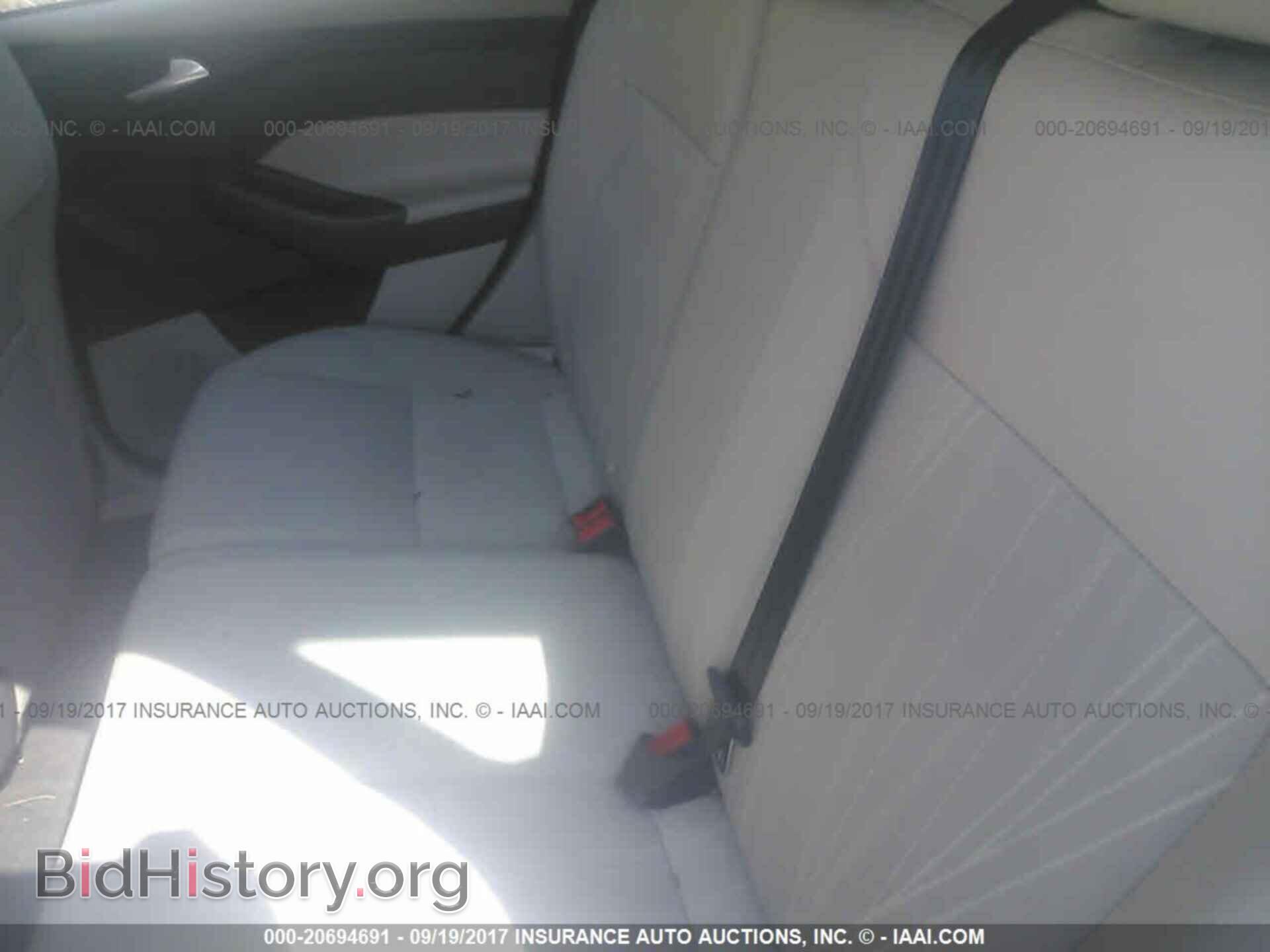 2016 Ford Focus - VIN: 1FADP3K26GL204989 - Photo 8