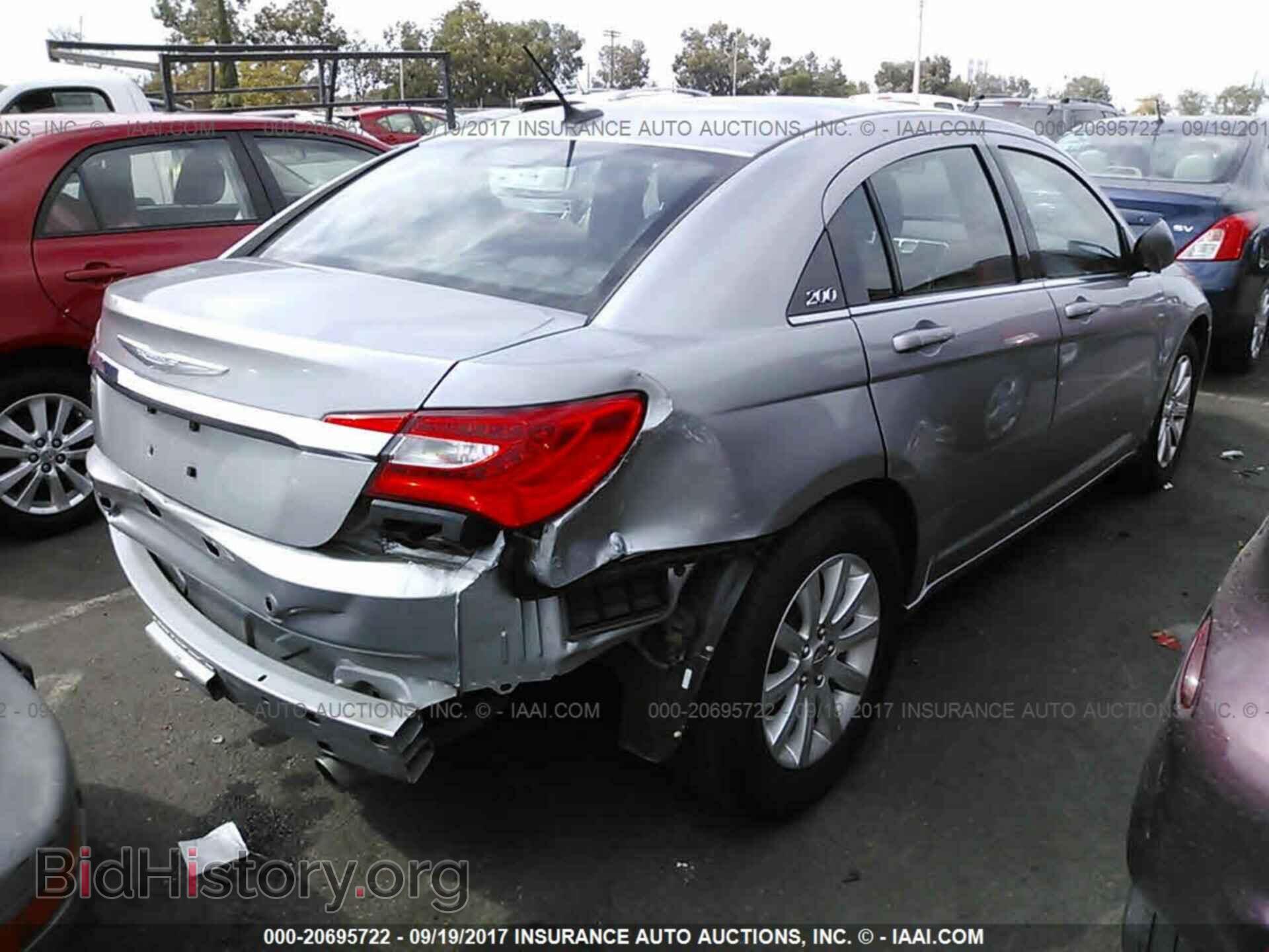 2013 Chrysler 200 - VIN: 1C3CCBBG4DN531936 - Photo 4