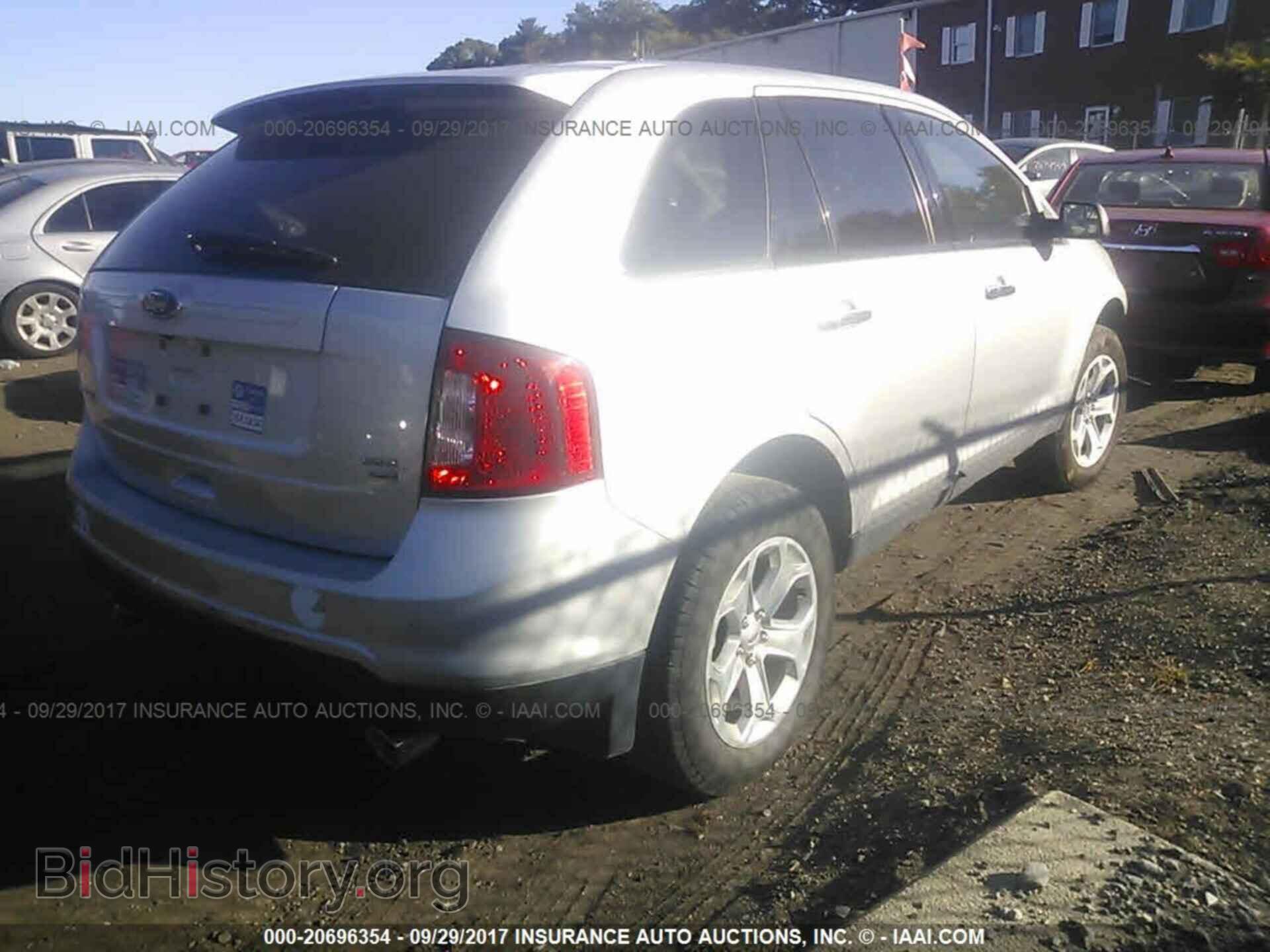 2011 Ford Edge - VIN: 2FMDK4JC5BBB09532 - Photo 4