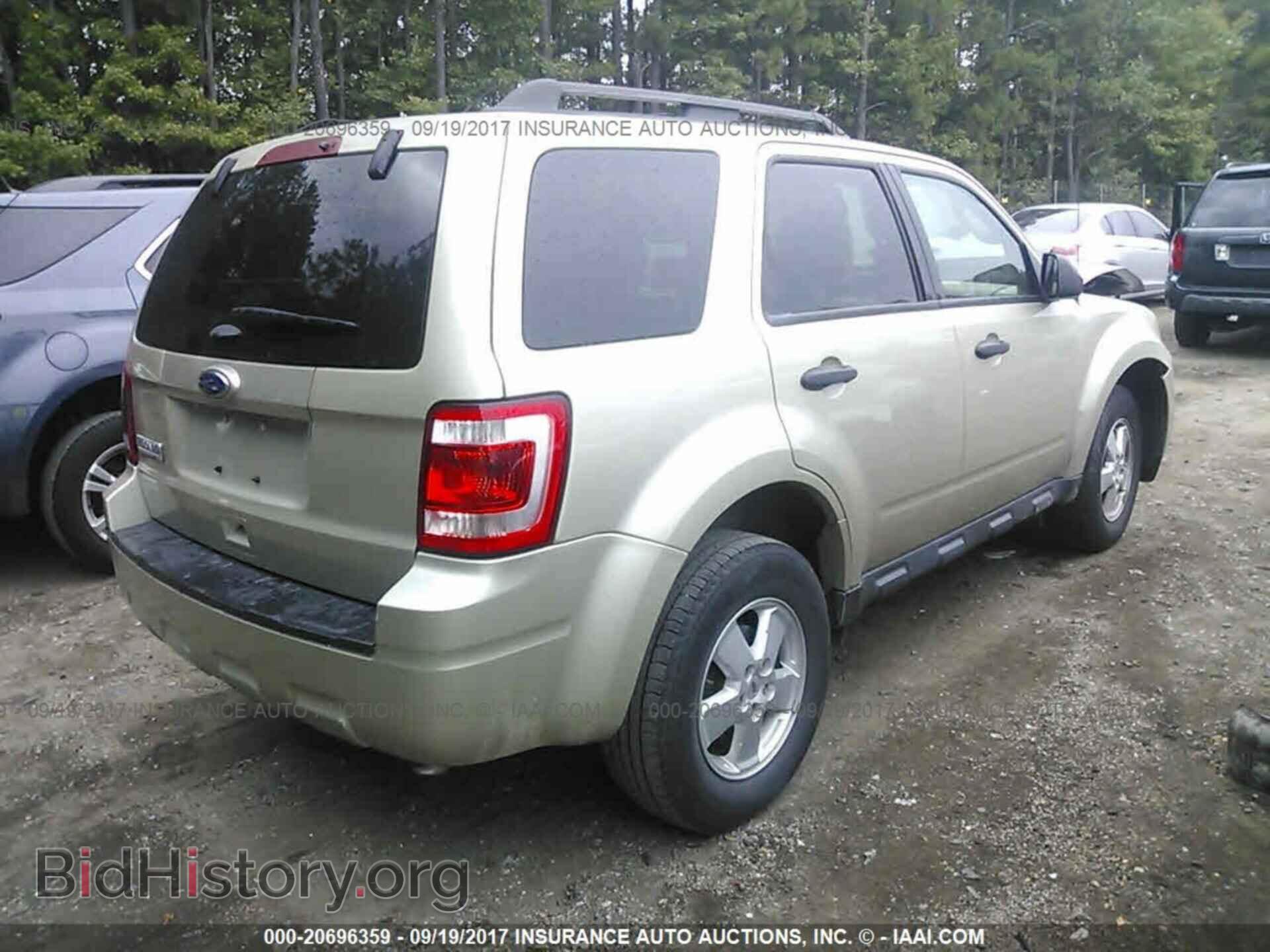 2011 Ford Escape - VIN: 1FMCU0D76BKB32627 - Фото 4