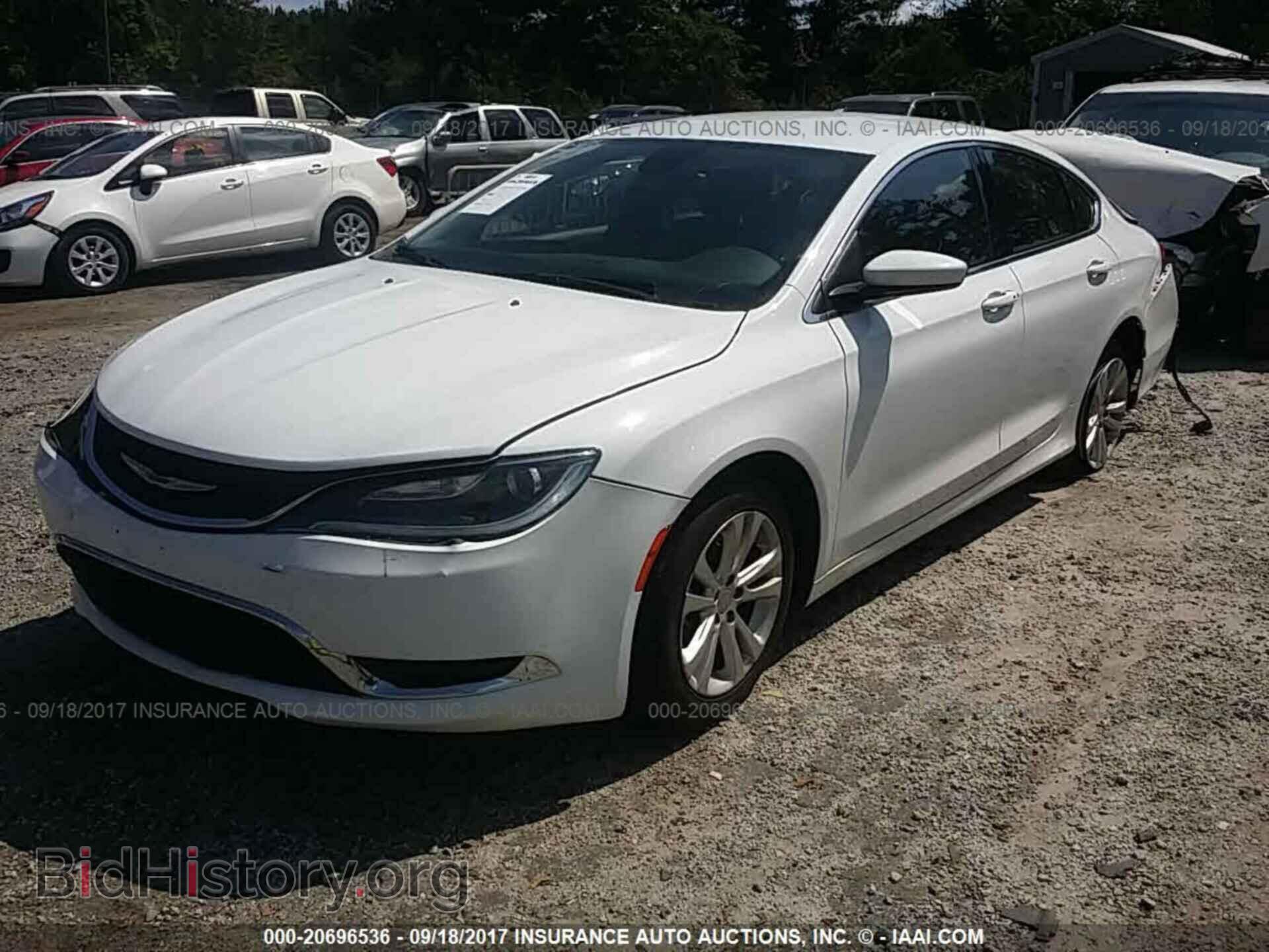 2015 Chrysler 200 - VIN: 1C3CCCAB4FN744058 - Photo 2