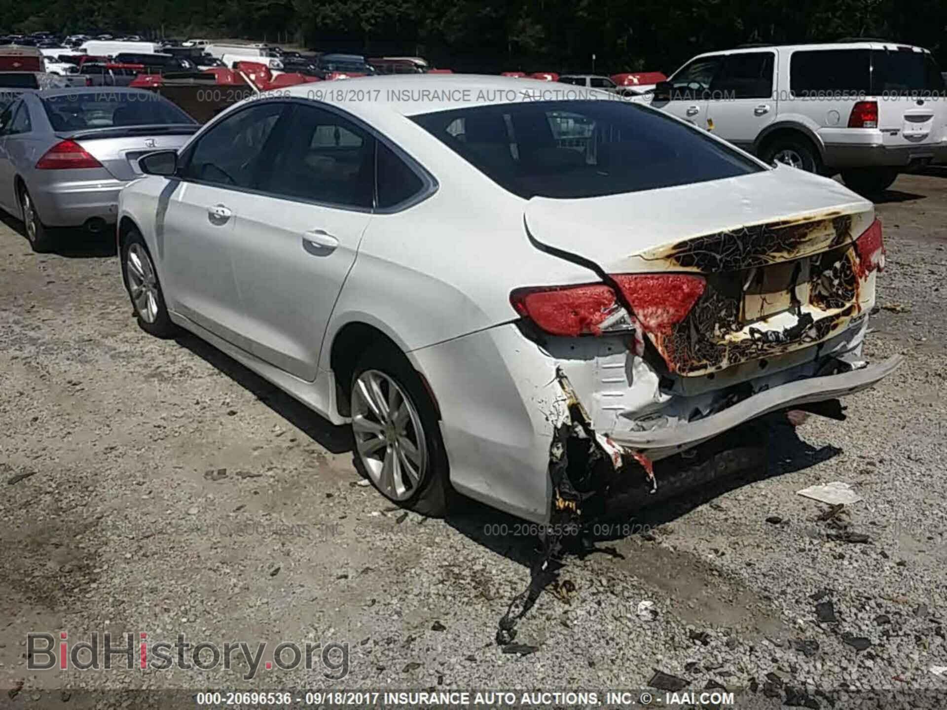 2015 Chrysler 200 - VIN: 1C3CCCAB4FN744058 - Photo 3