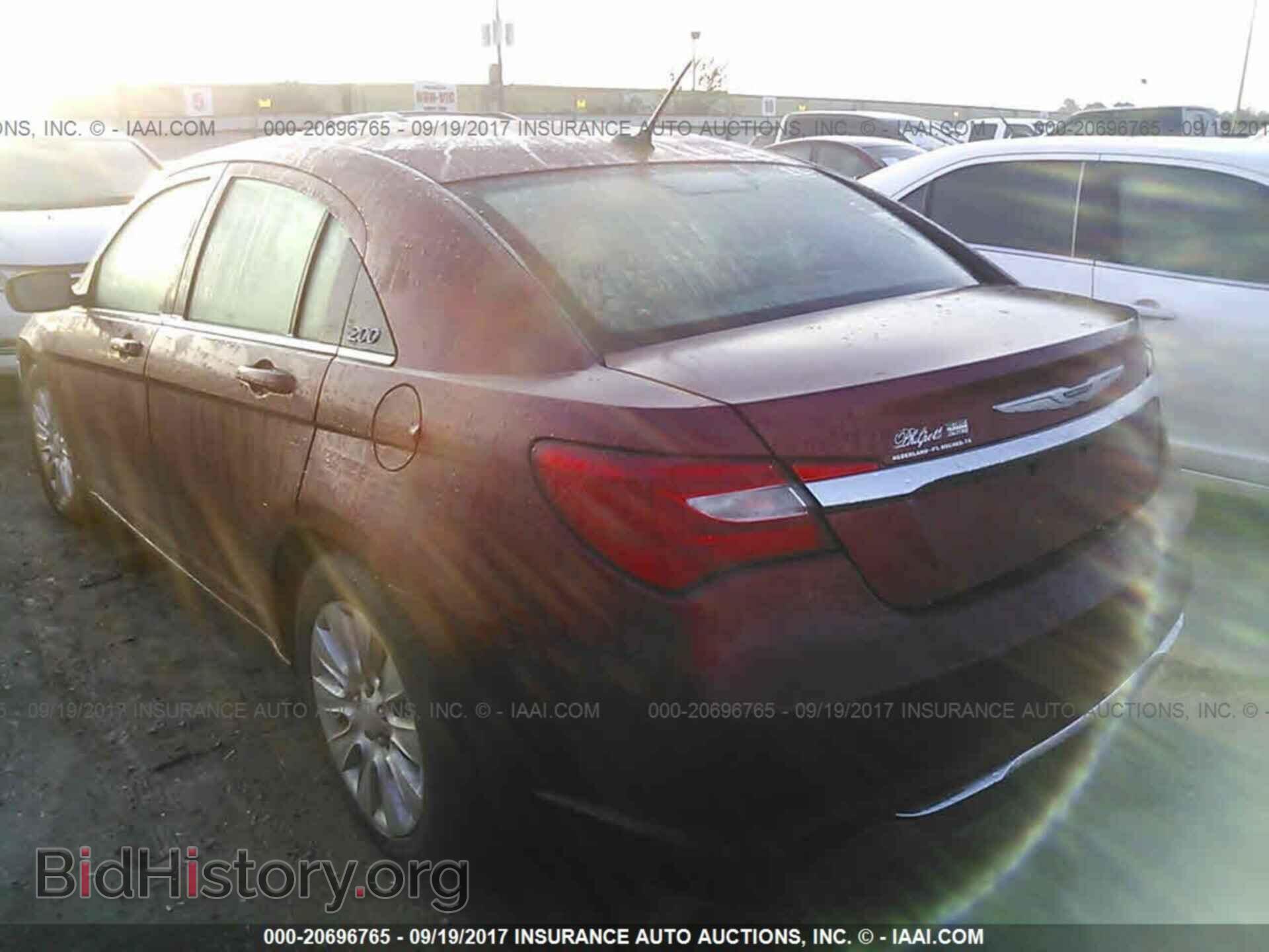 2014 Chrysler 200 - VIN: 1C3CCBAB2EN175932 - Фото 3