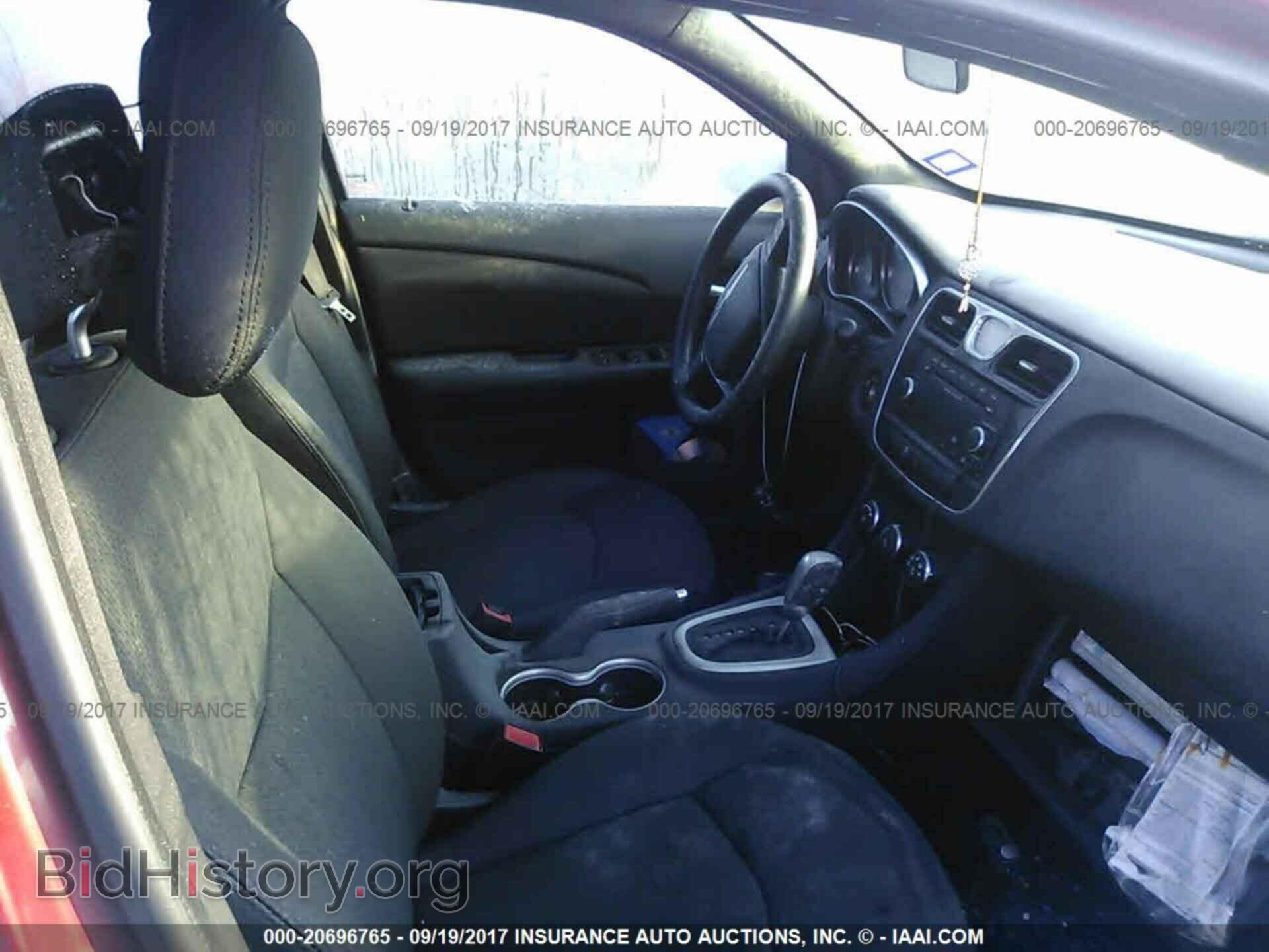 2014 Chrysler 200 - VIN: 1C3CCBAB2EN175932 - Фото 5