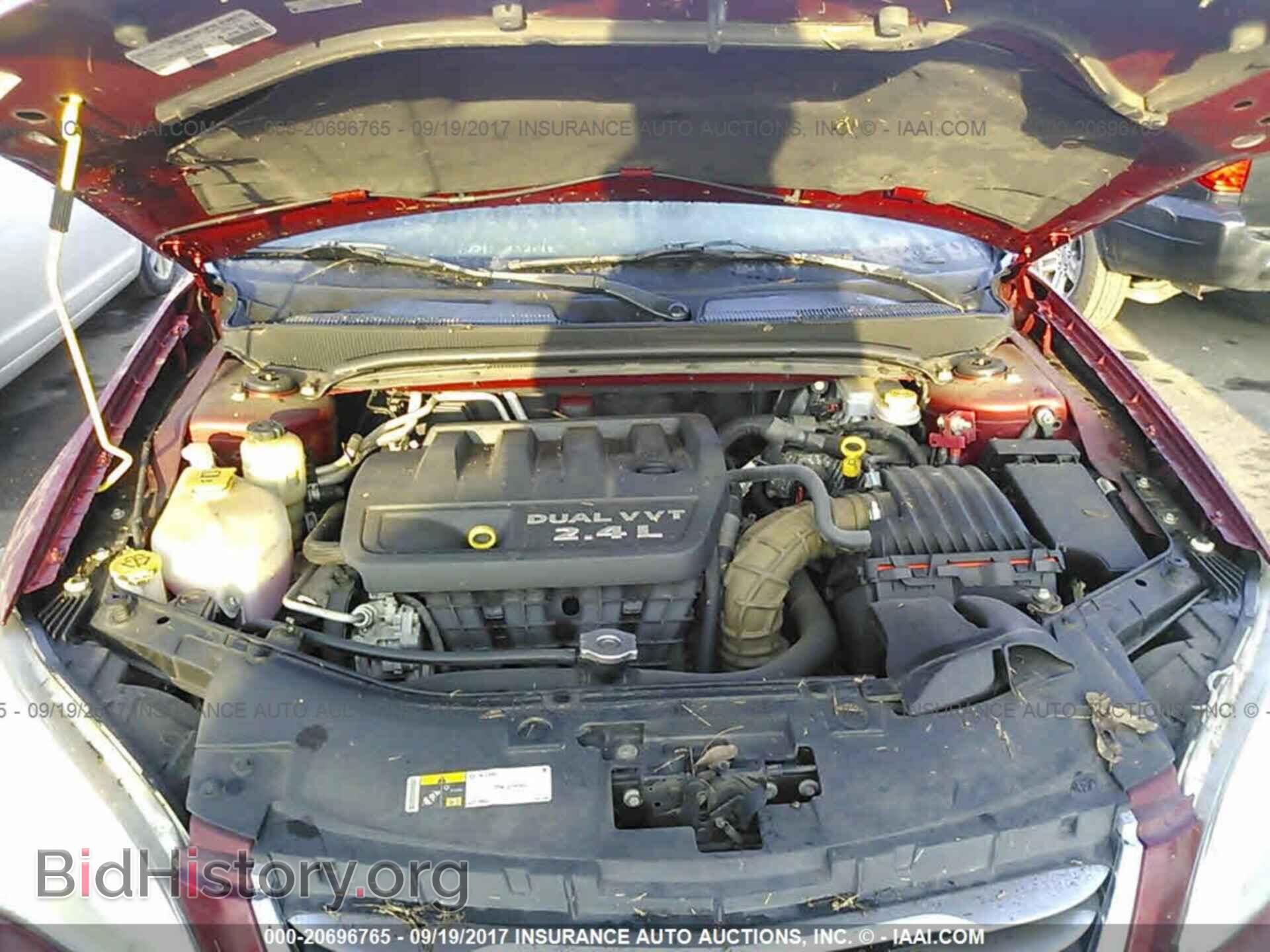 2014 Chrysler 200 - VIN: 1C3CCBAB2EN175932 - Фото 10