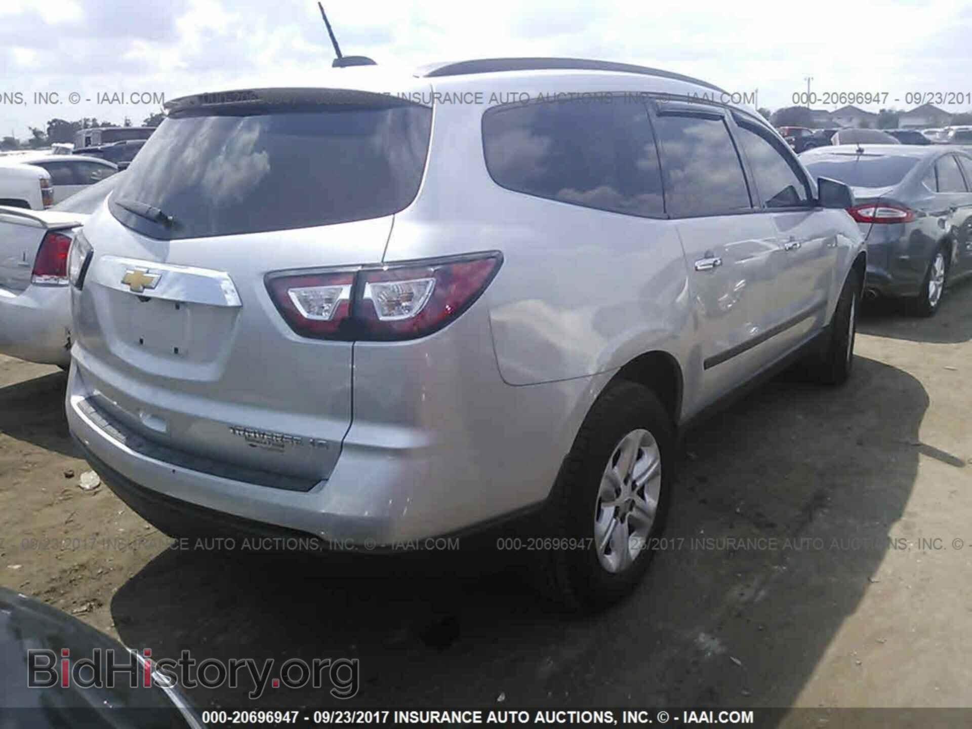 2016 Chevrolet Traverse - VIN: 1GNKRFKD2GJ283756 - Фото 4