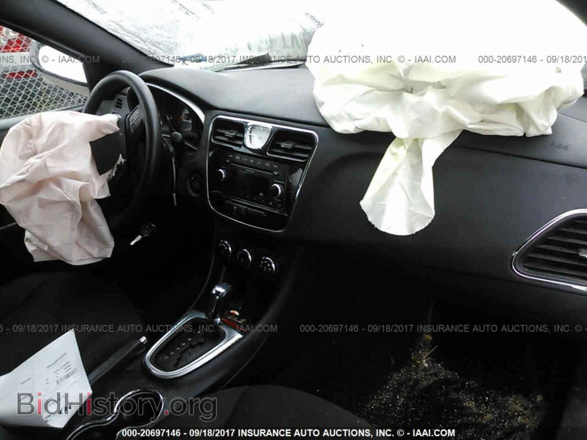 2011 Chrysler 200 - VIN: 1C3BC4FBXBN535489 - Фото 5