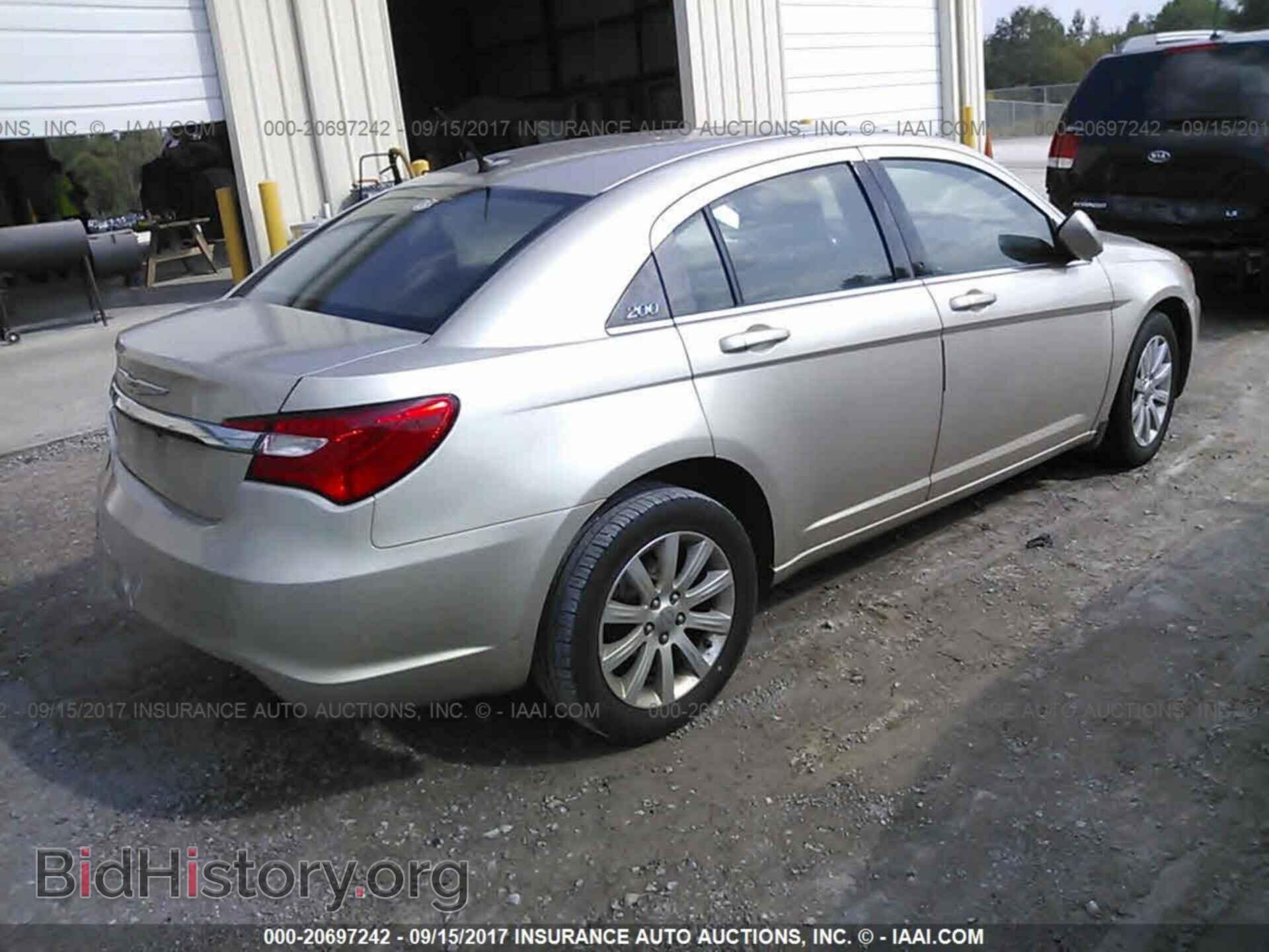 2013 Chrysler 200 - VIN: 1C3CCBBB5DN763675 - Фото 4